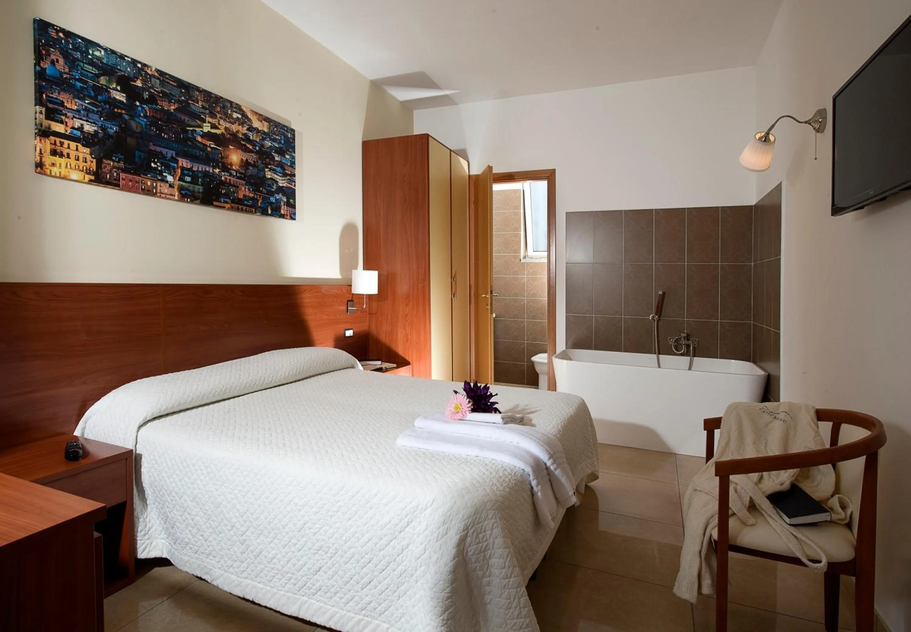 Bathroom, Bed in Albergo Del Pino