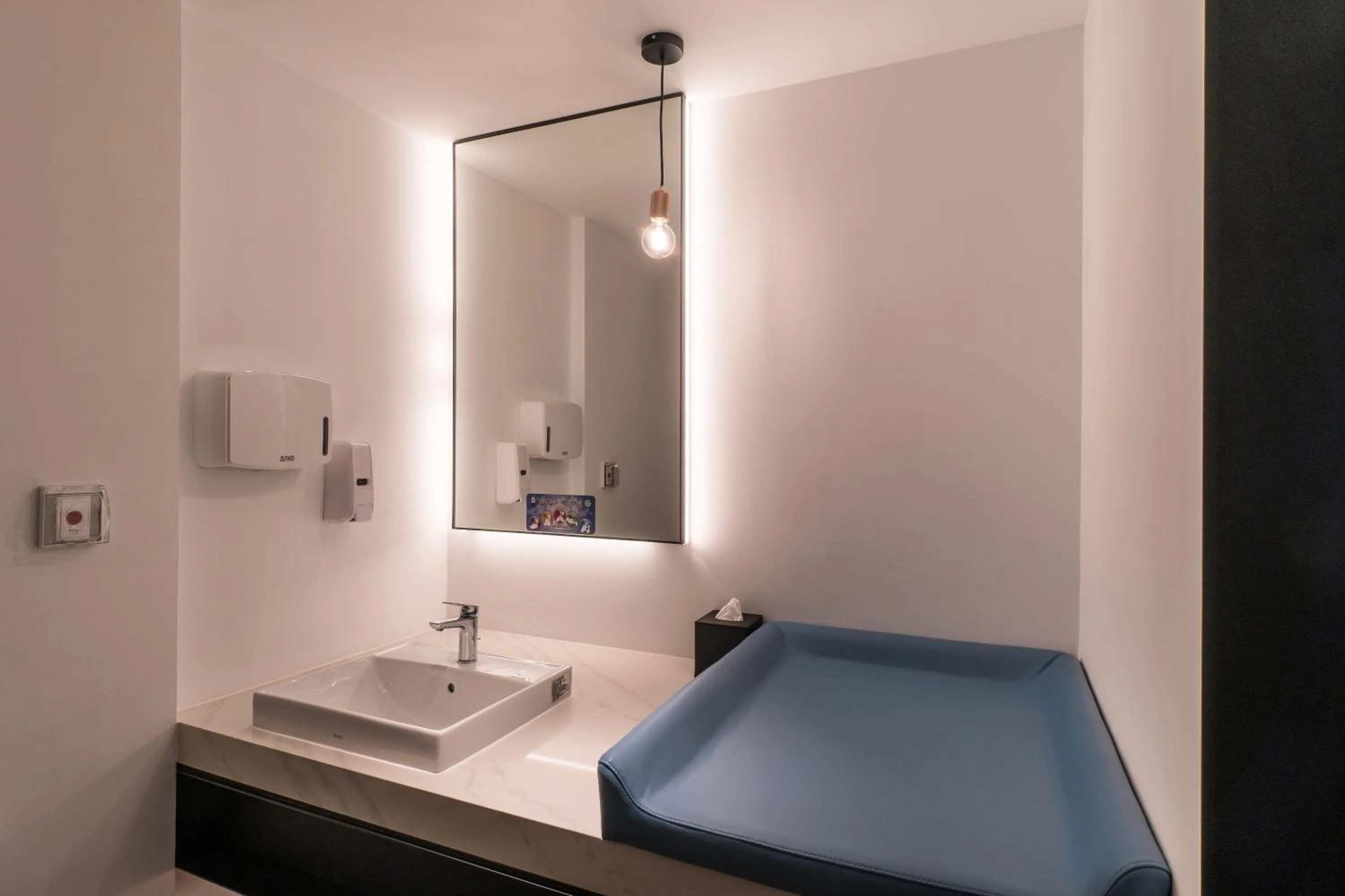 Children play ground in Evergreen Palace Hotel Chiayi