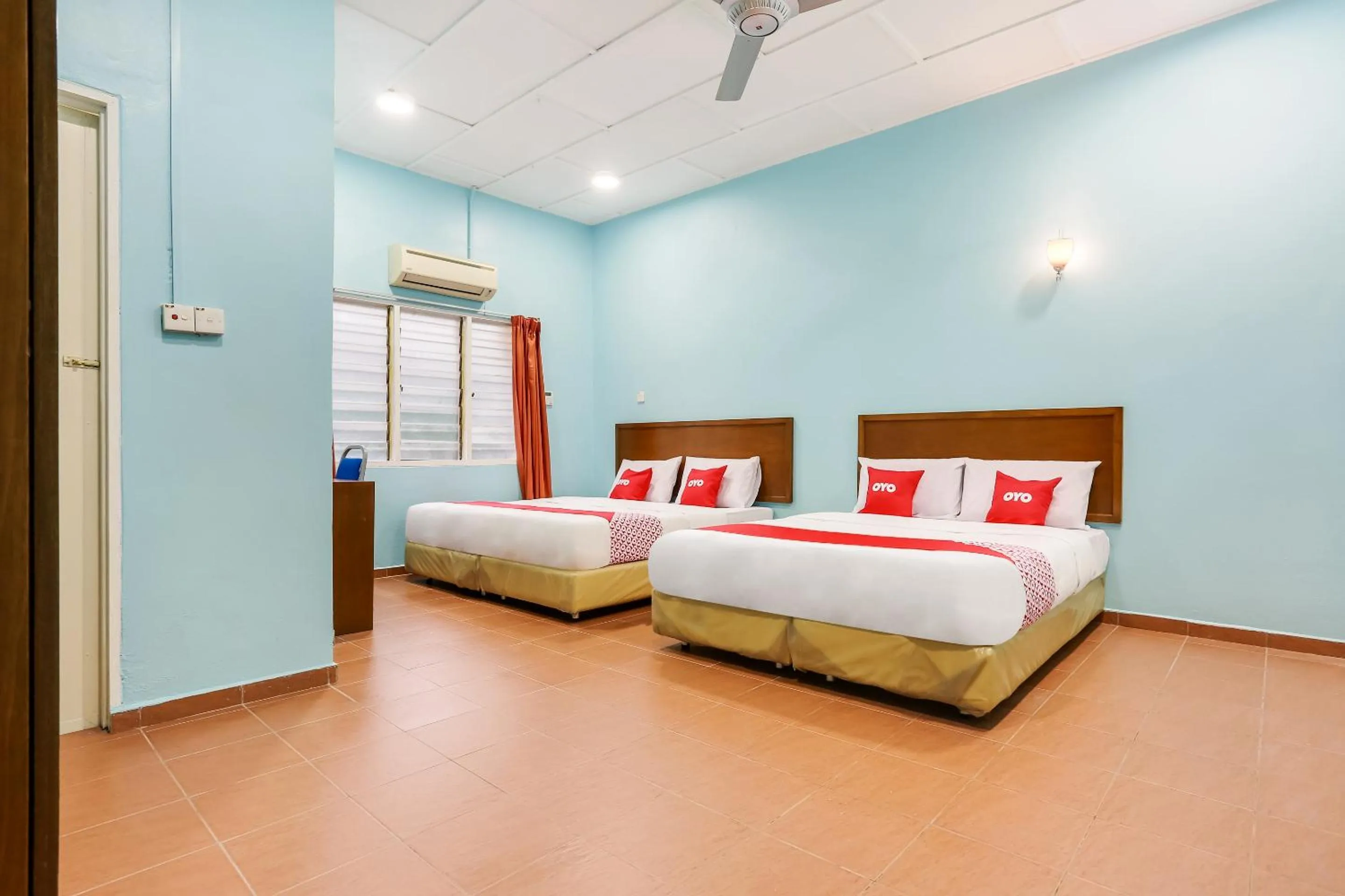 Bedroom, Bed in OYO 44094 Bangi Lanai Hotel