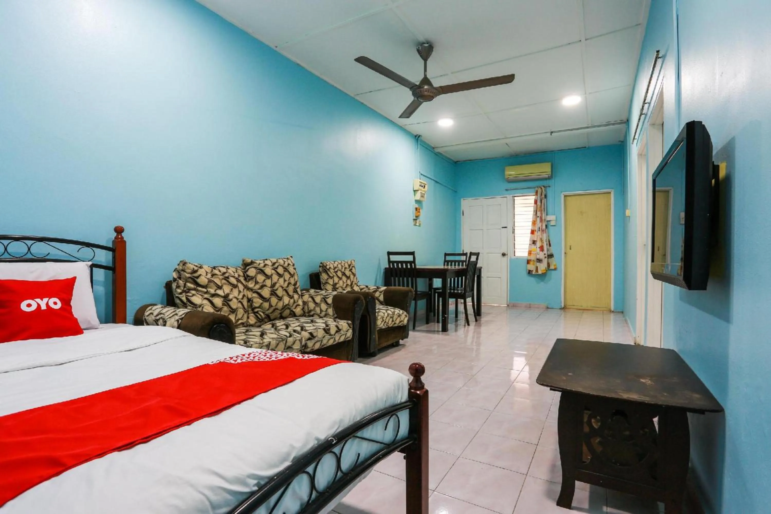 Bedroom, Bed in OYO 44094 Bangi Lanai Hotel