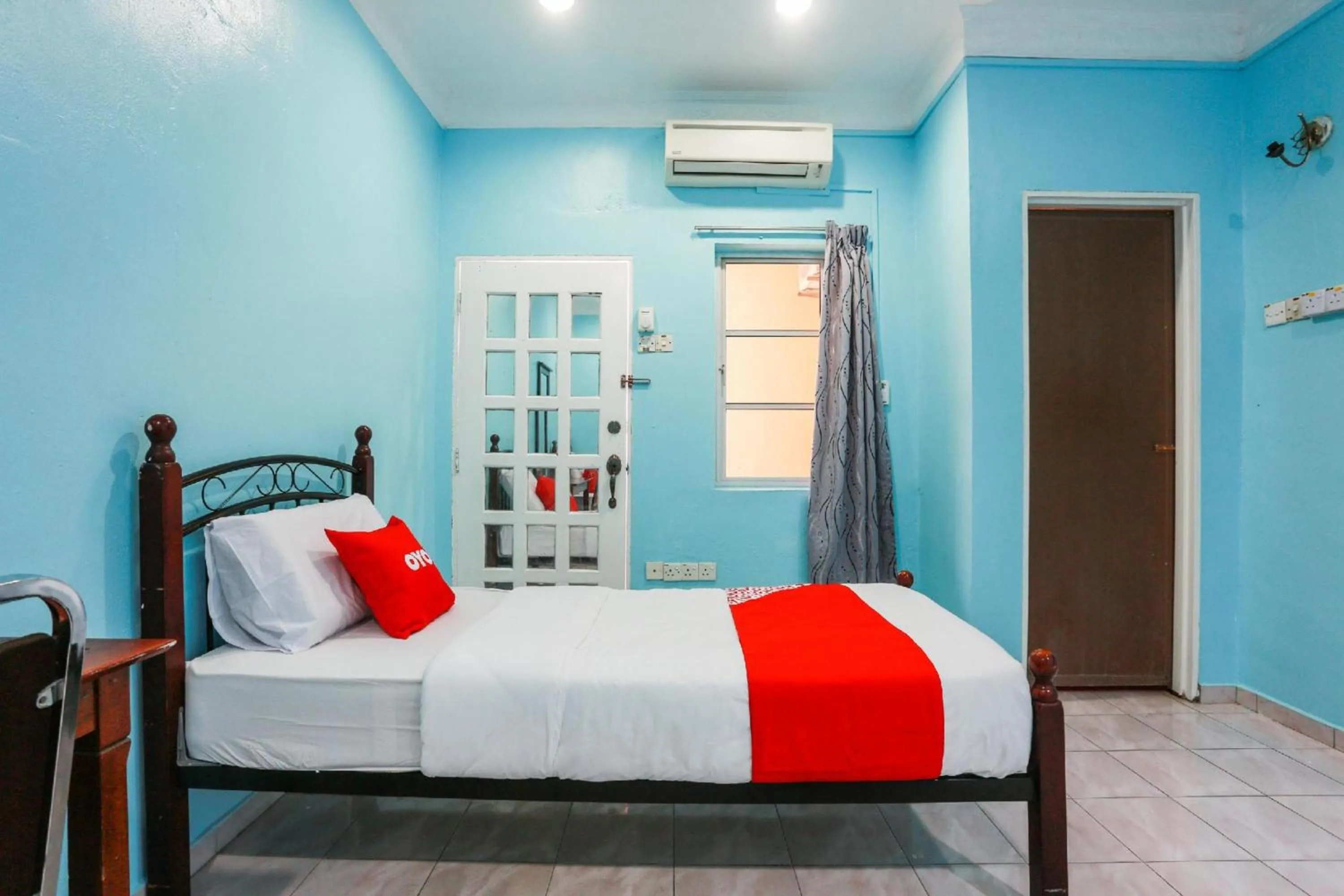 Bedroom, Bed in OYO 44094 Bangi Lanai Hotel