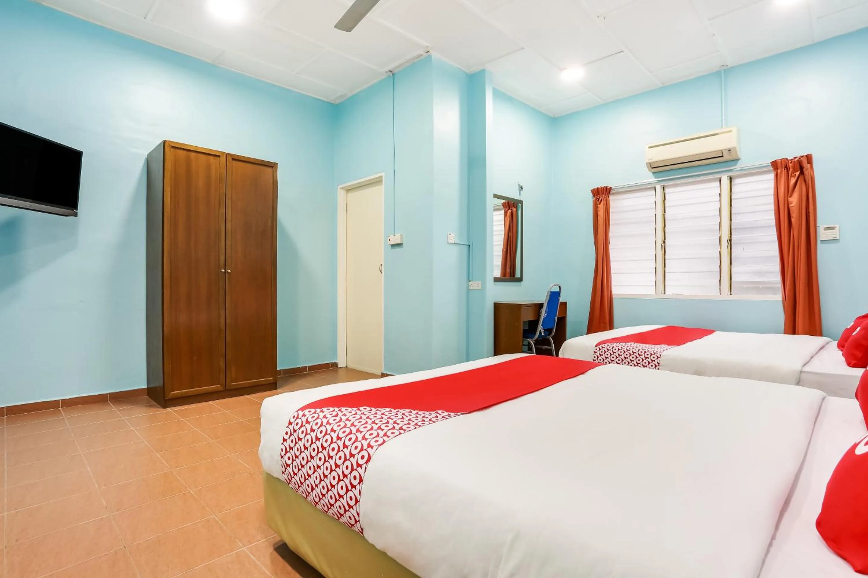 Bedroom, Bed in OYO 44094 Bangi Lanai Hotel