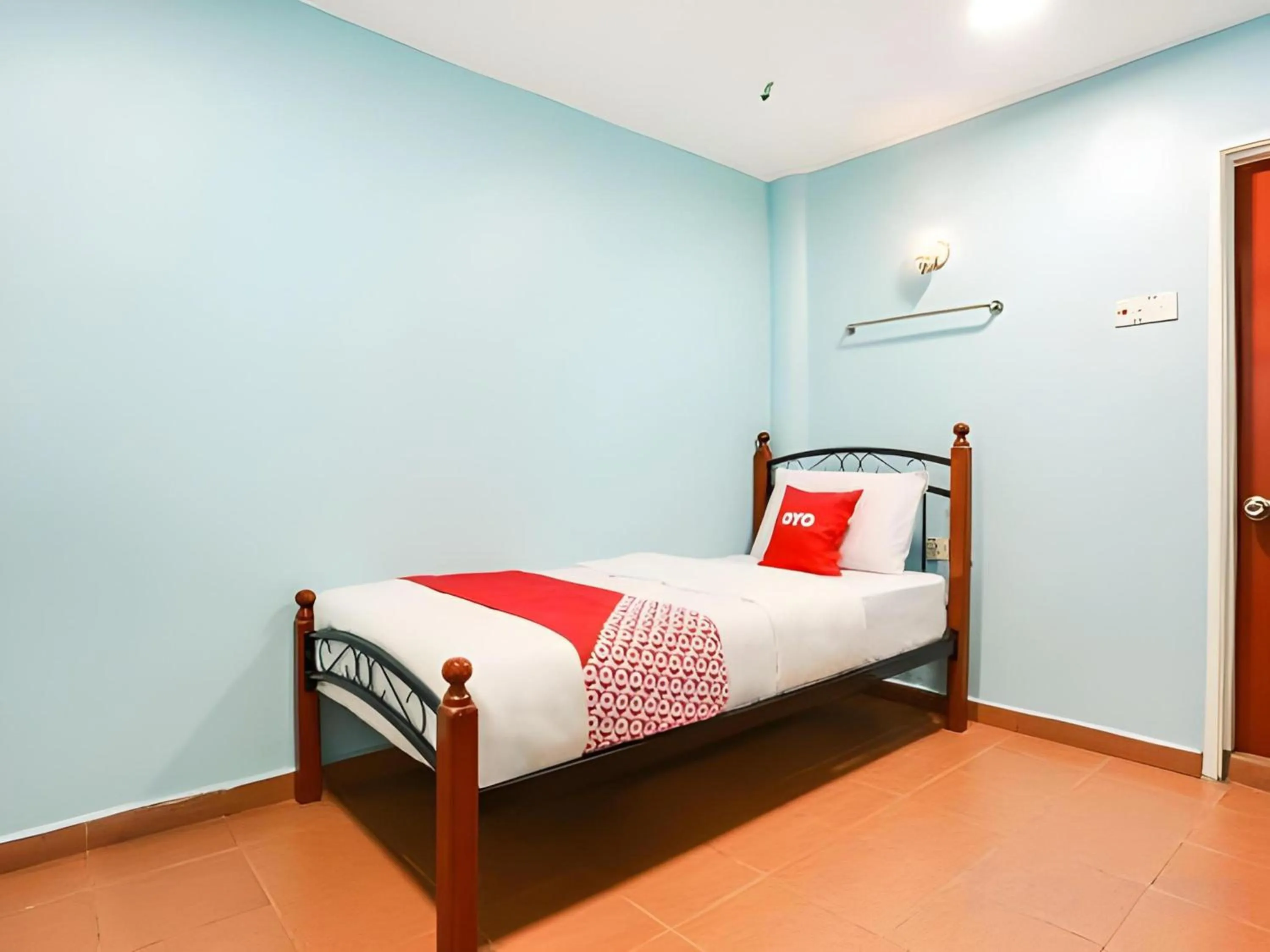 Bedroom, Bed in OYO 44094 Bangi Lanai Hotel