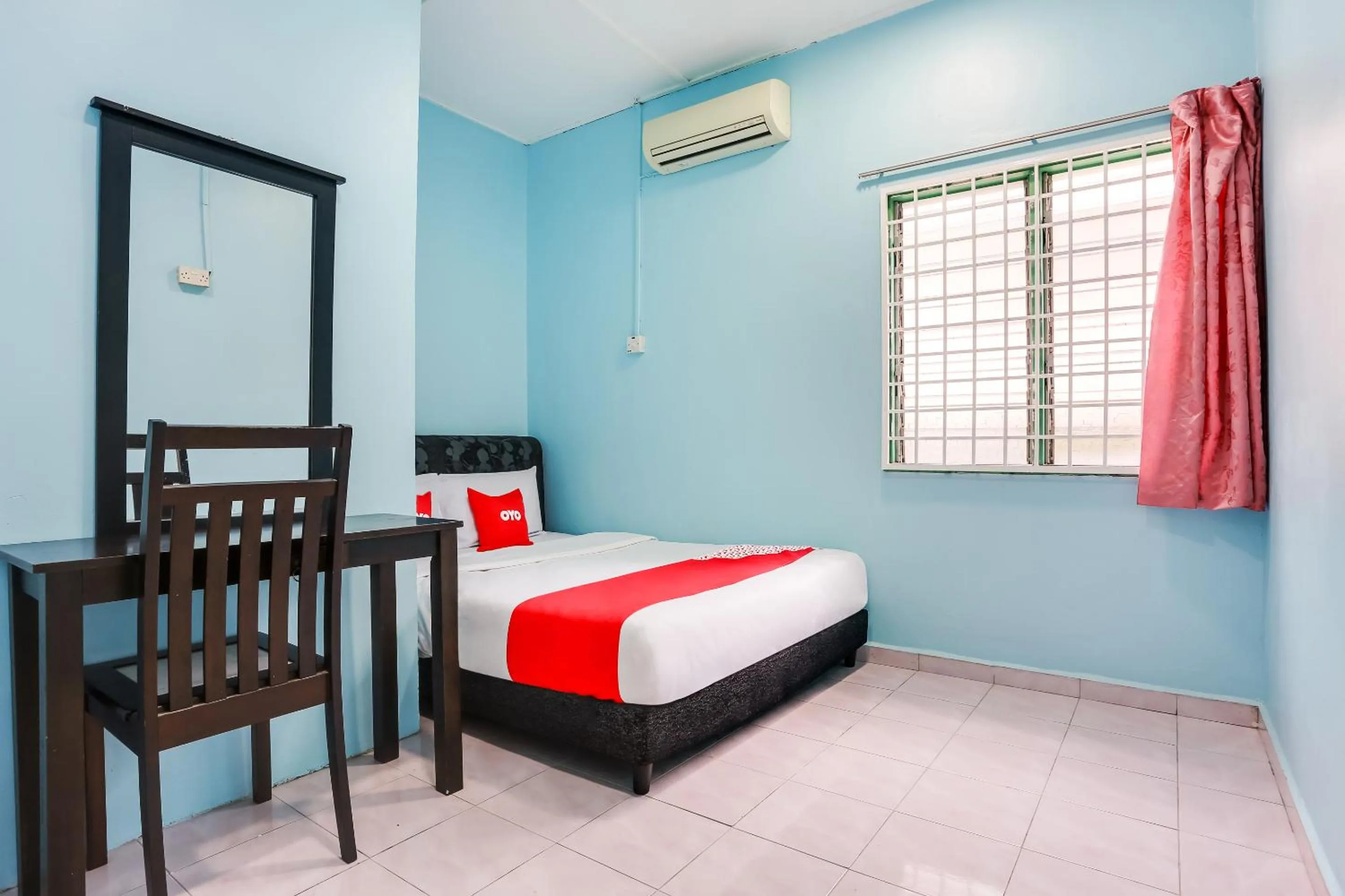 Bedroom, Bed in OYO 44094 Bangi Lanai Hotel