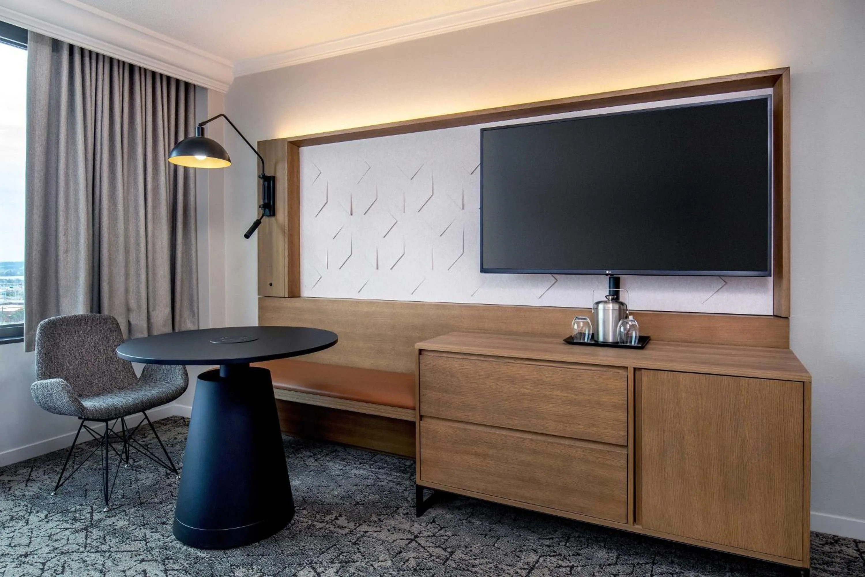 Photo of the whole room in Sheraton Pentagon City