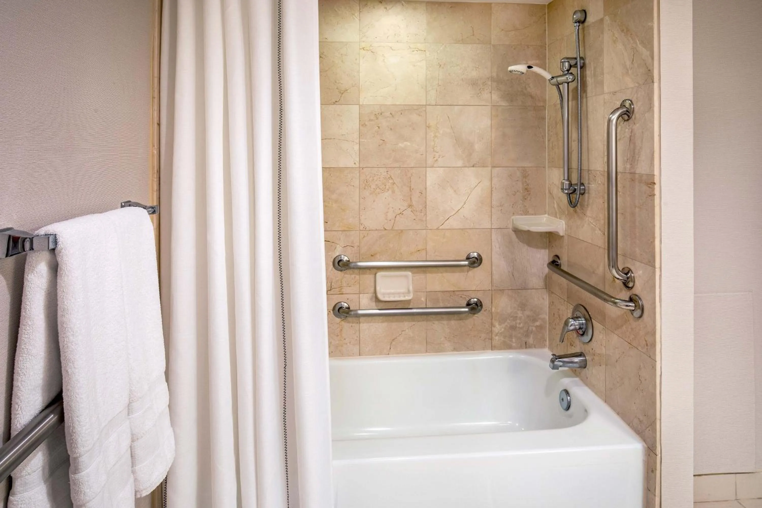 Bathroom in Sheraton Pentagon City