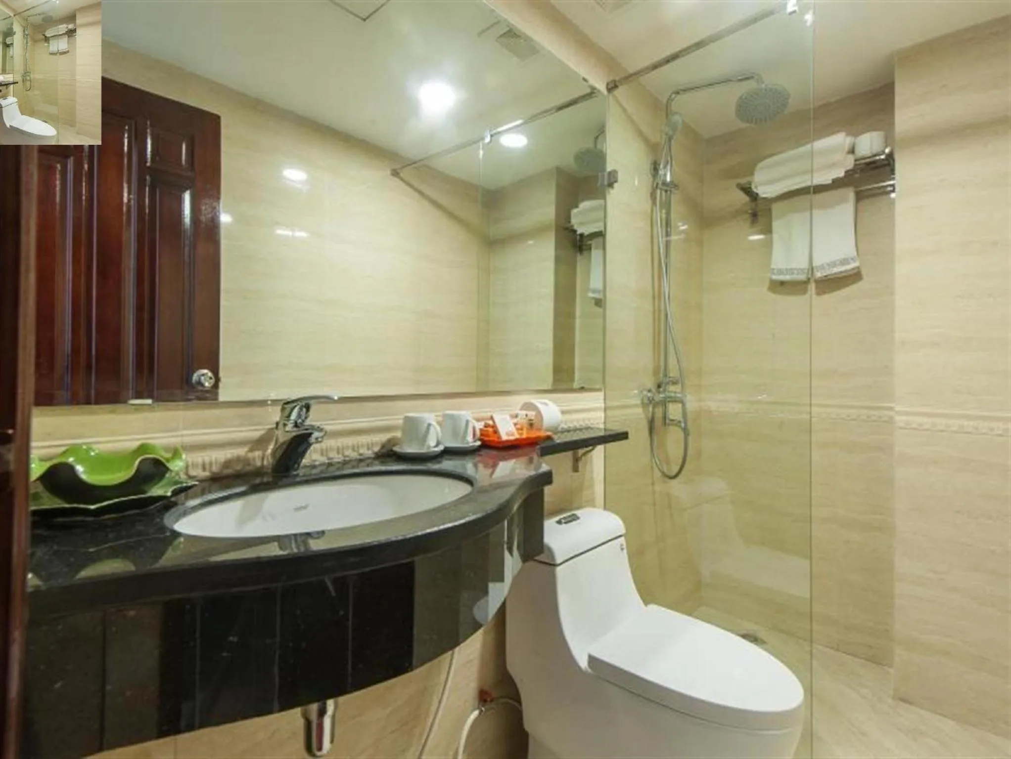 Toilet in Lefoyer Hotel