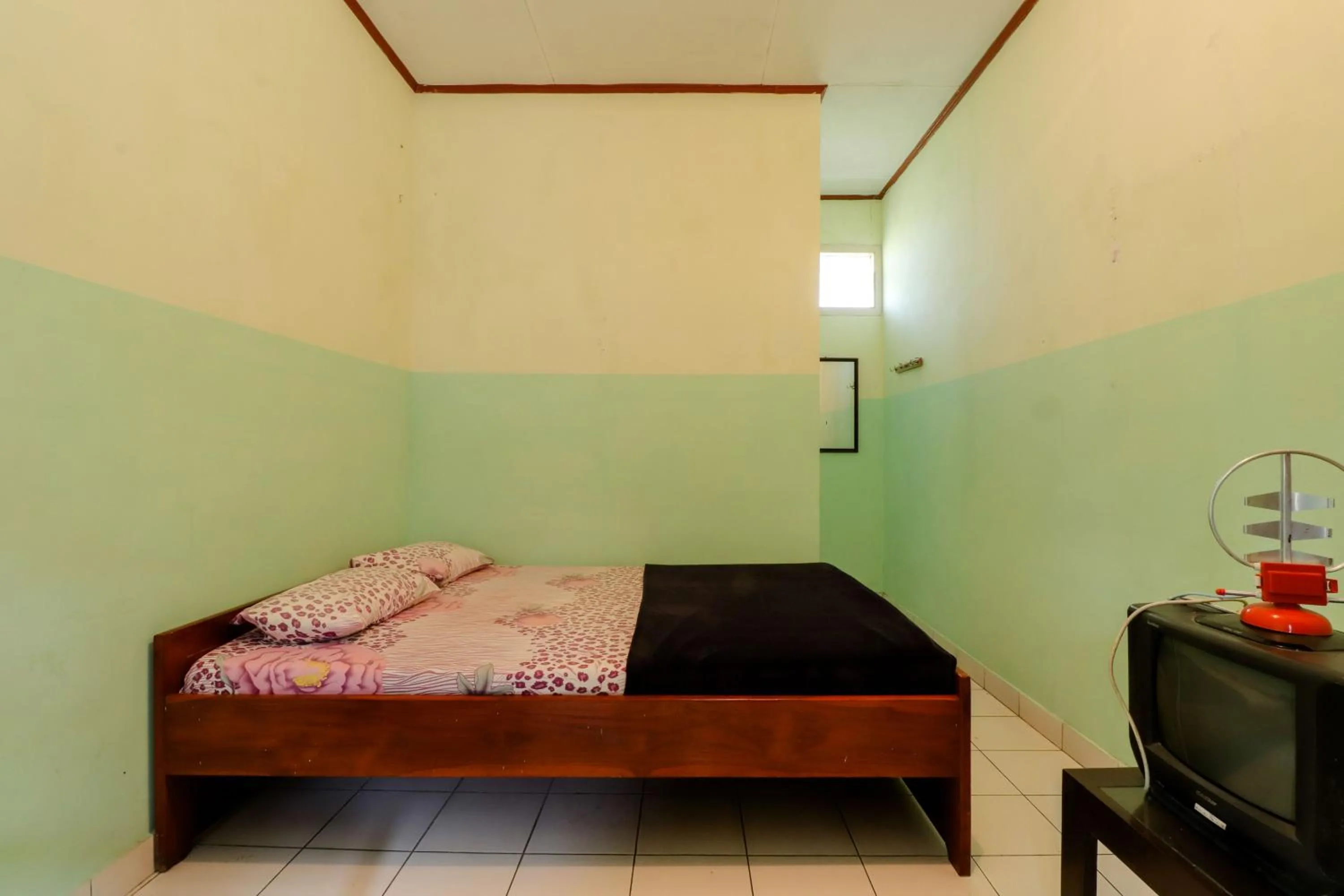 Bedroom, Bed in Satriafi Hotel