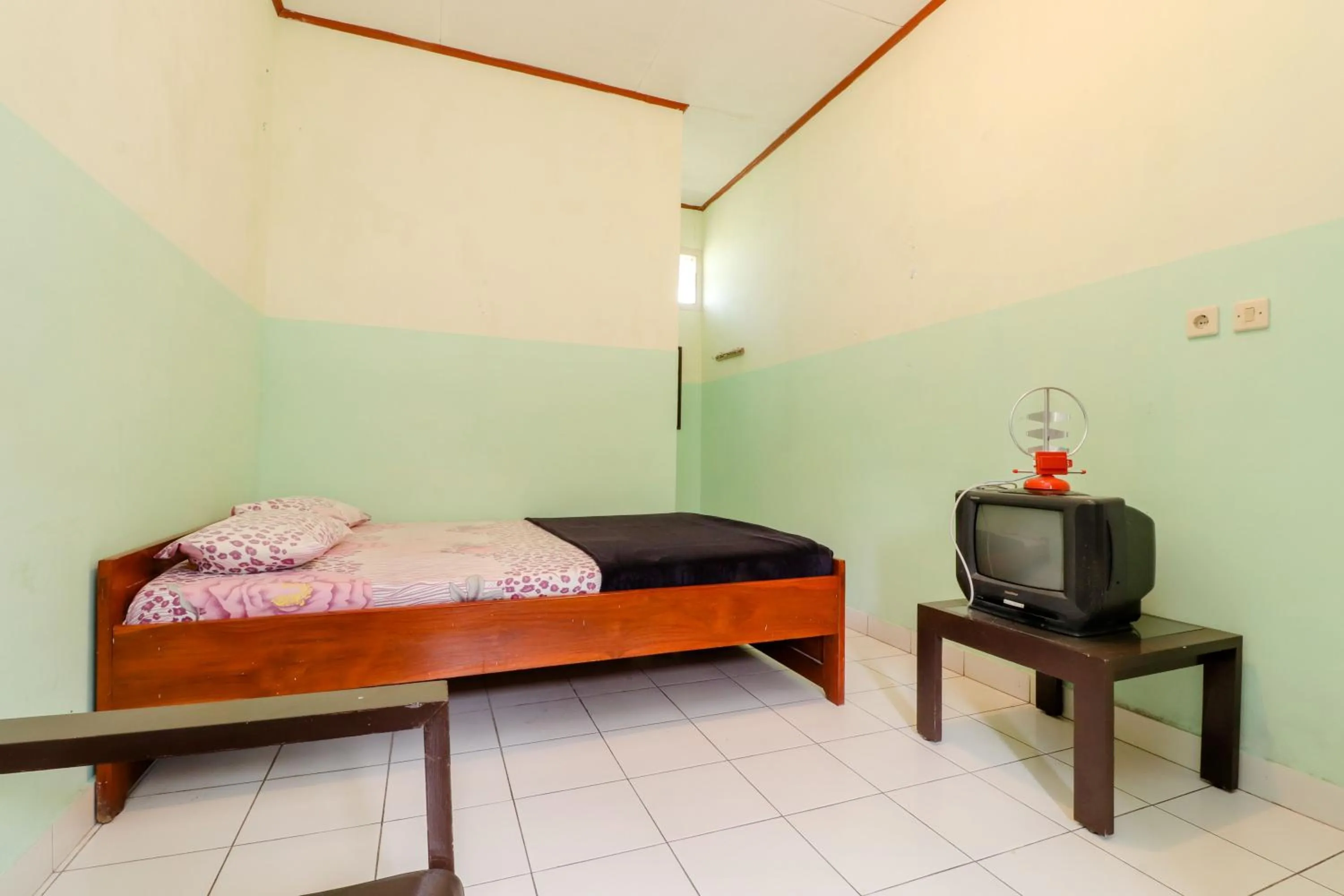 Bedroom, Bed in Satriafi Hotel