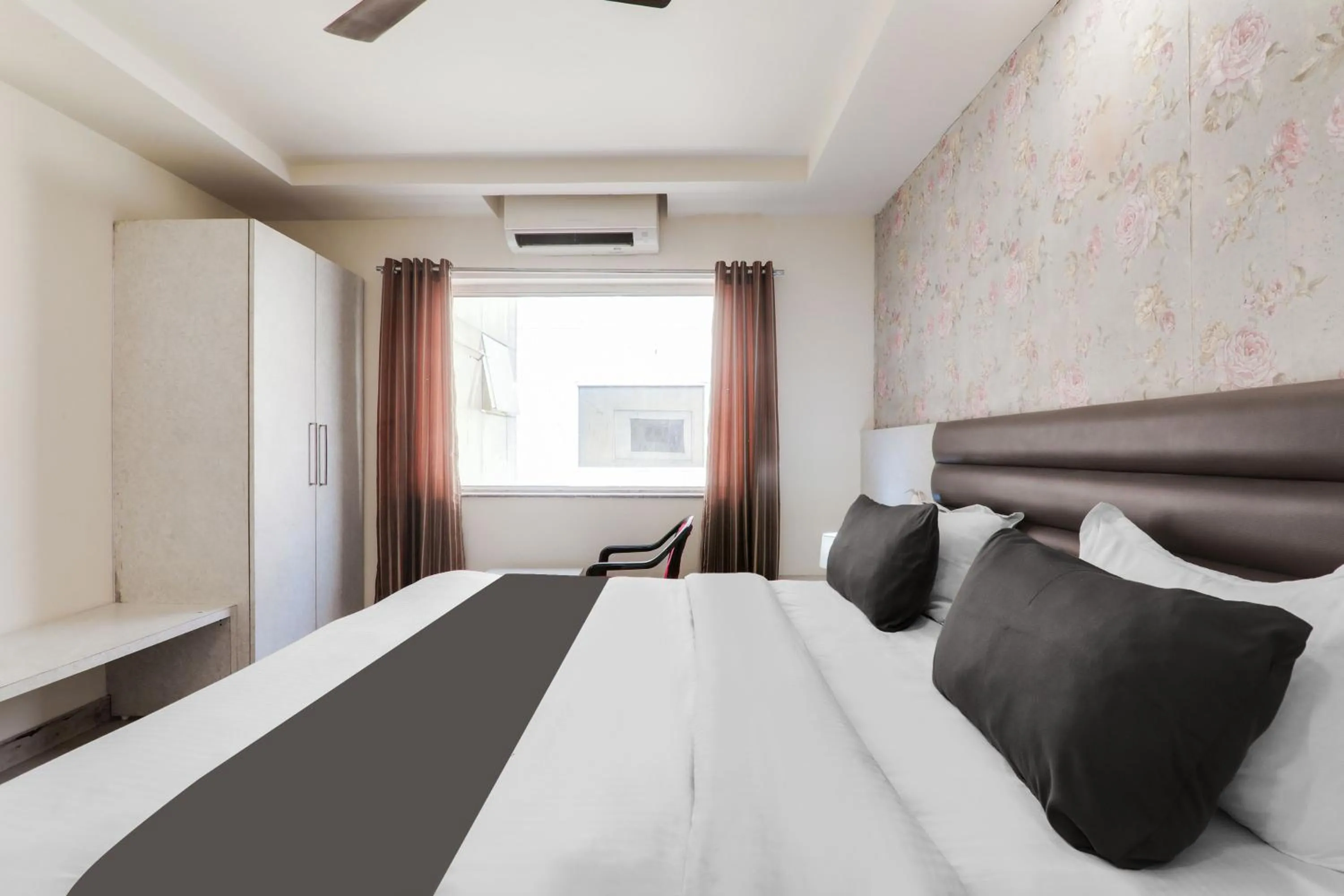 Bedroom, Bed in Super Collection O Civil Lines Near Old Bus Stand Formerly Imperial