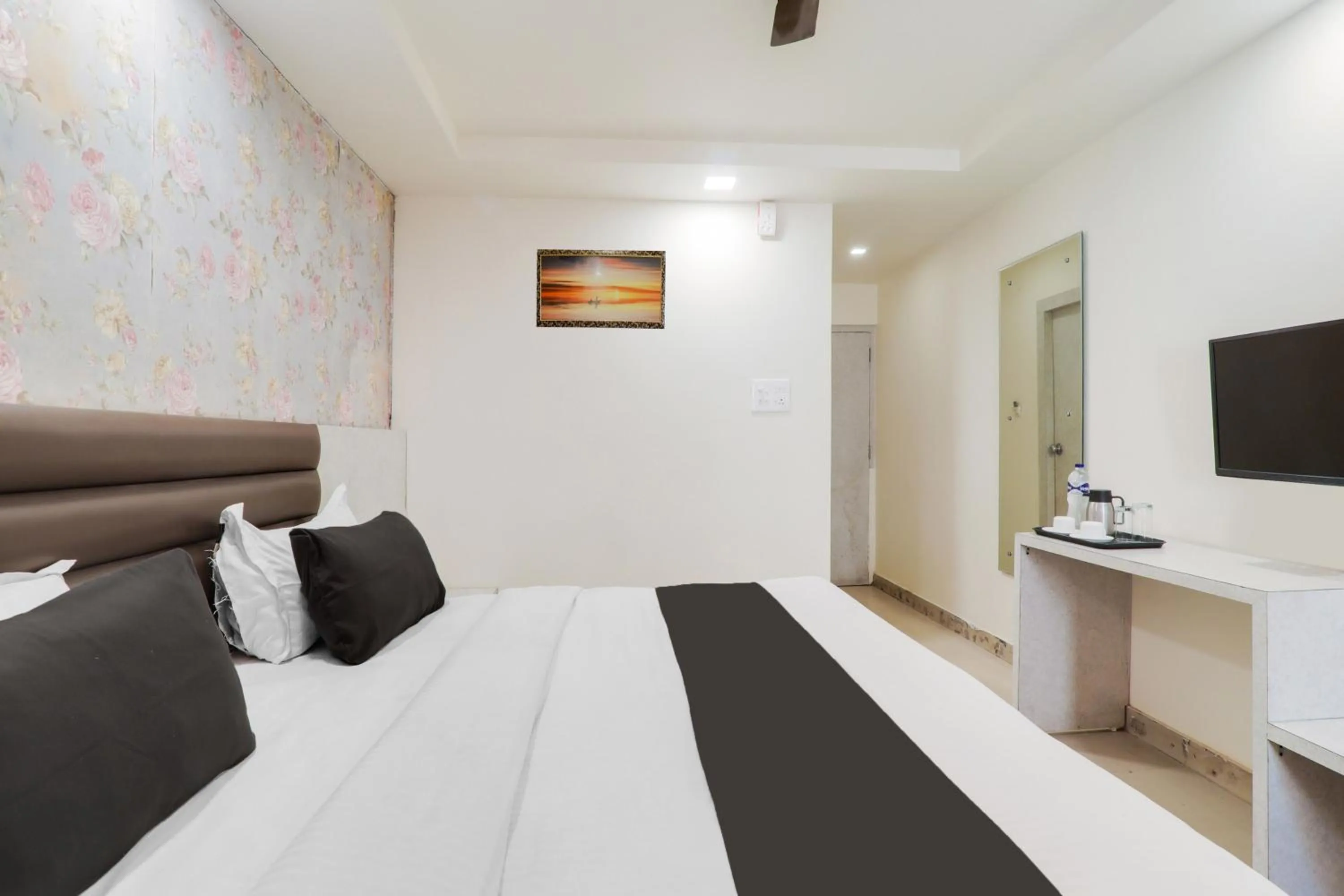 Bedroom, Bed in Super Collection O Civil Lines Near Old Bus Stand Formerly Imperial