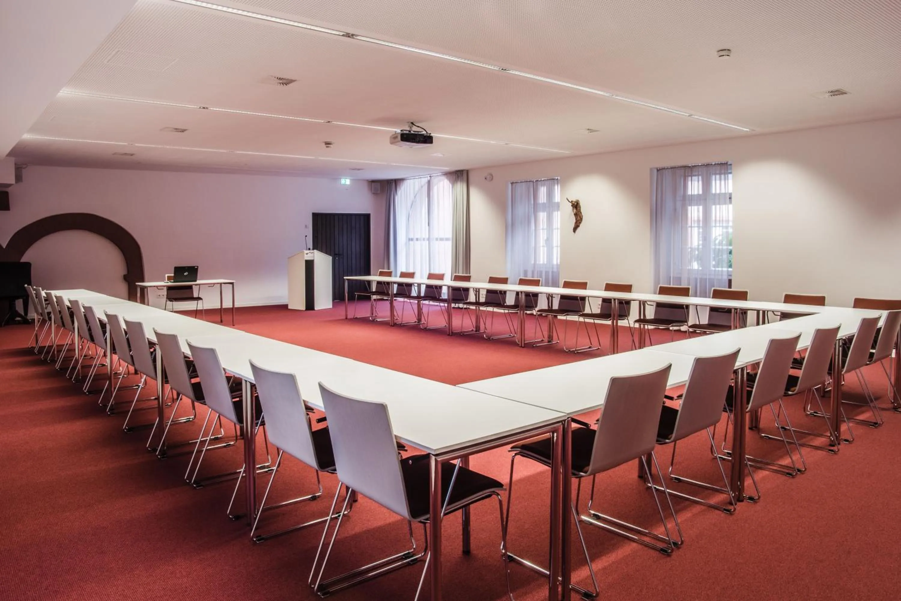 Business facilities in Erbacher Hof, Bistum Mainz