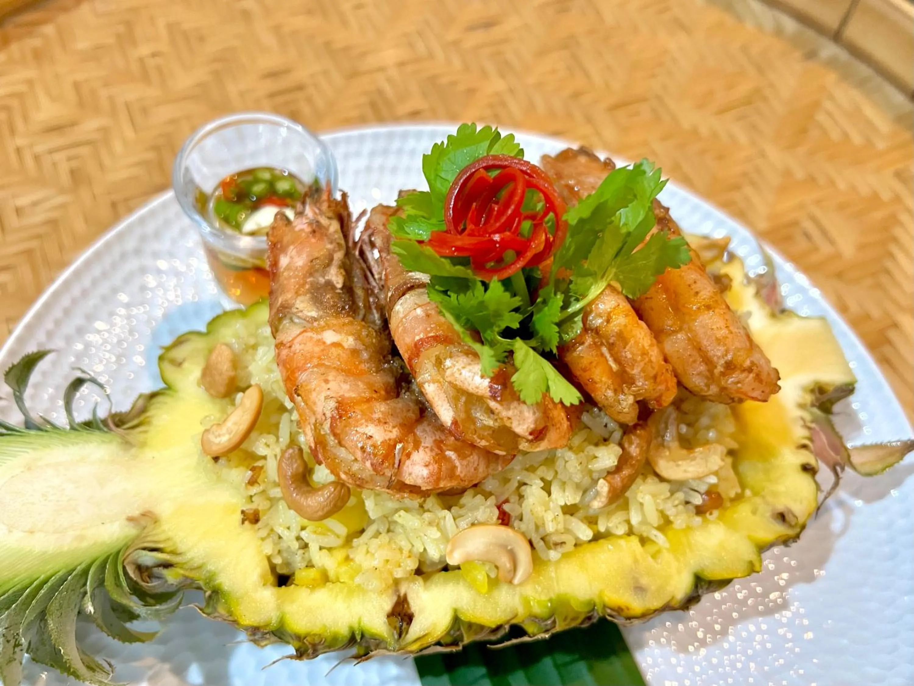 Restaurant/places to eat in Wave-F