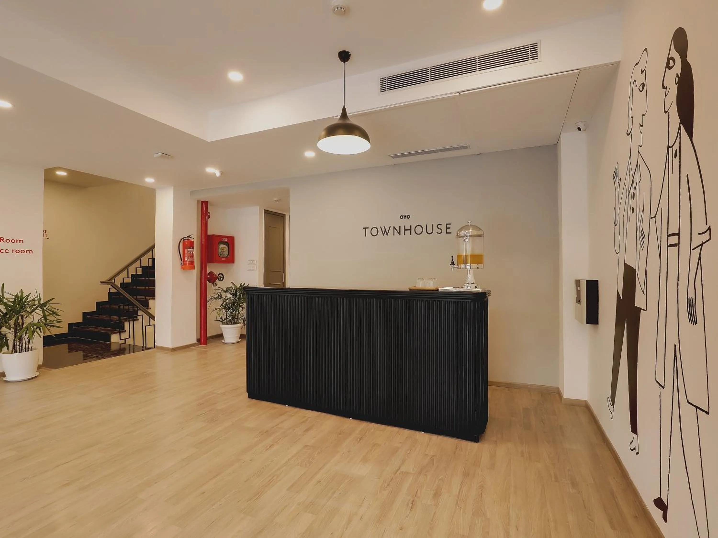 Lobby or reception in Townhouse Golden Avenue Road