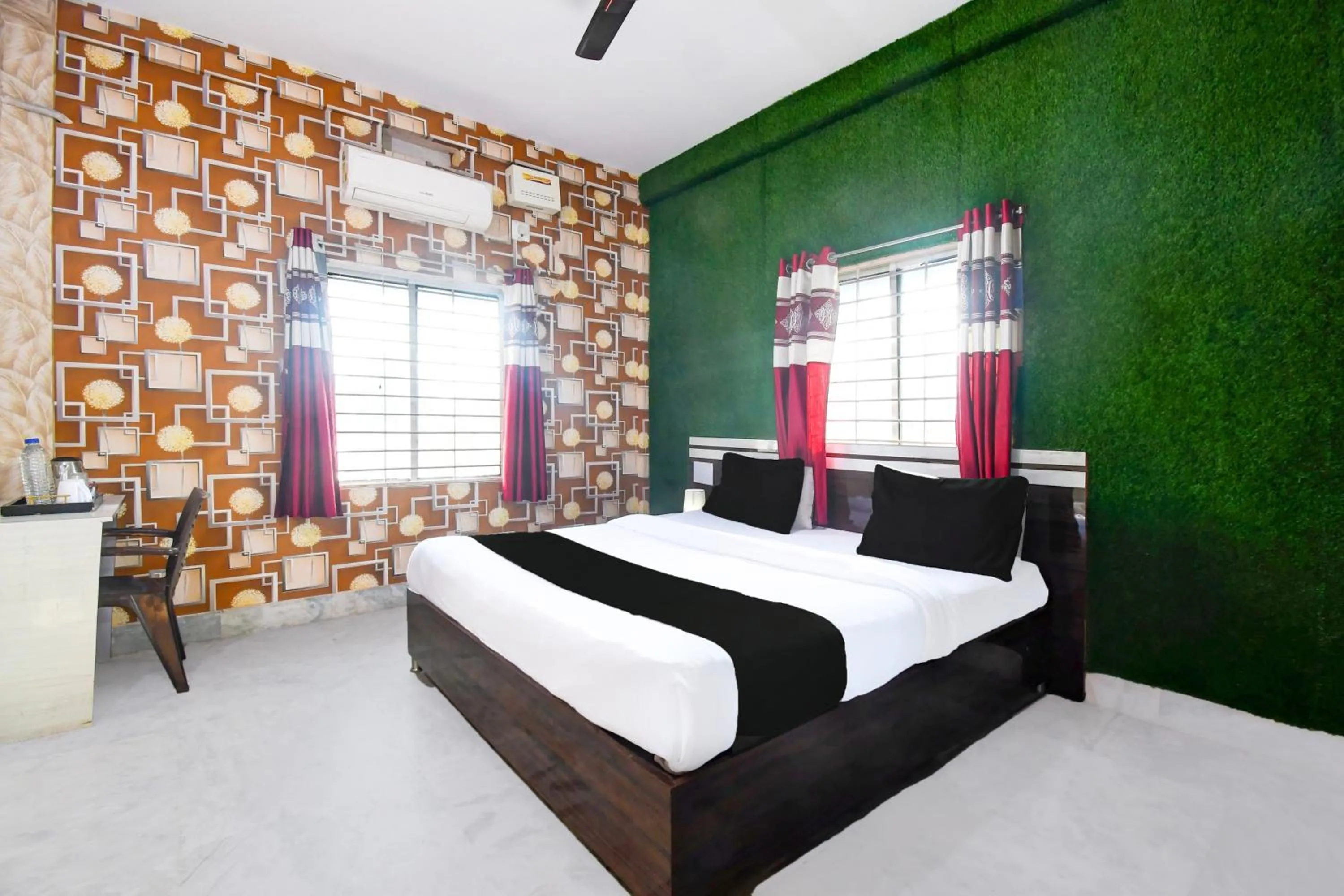 Bedroom, Bed in Hotel O Sawan INN