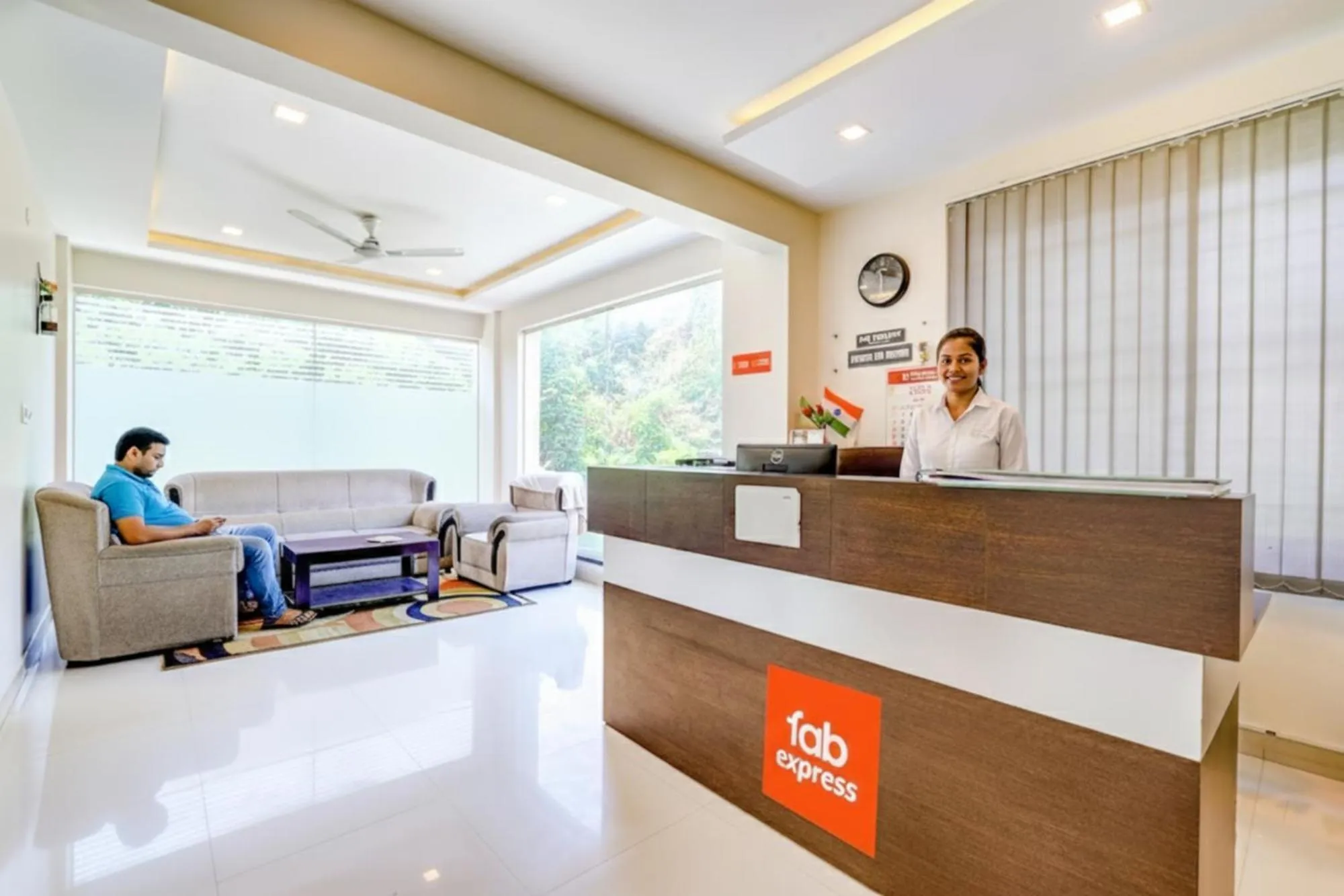 Lobby or reception in Via Kings Suites HRBR Layout