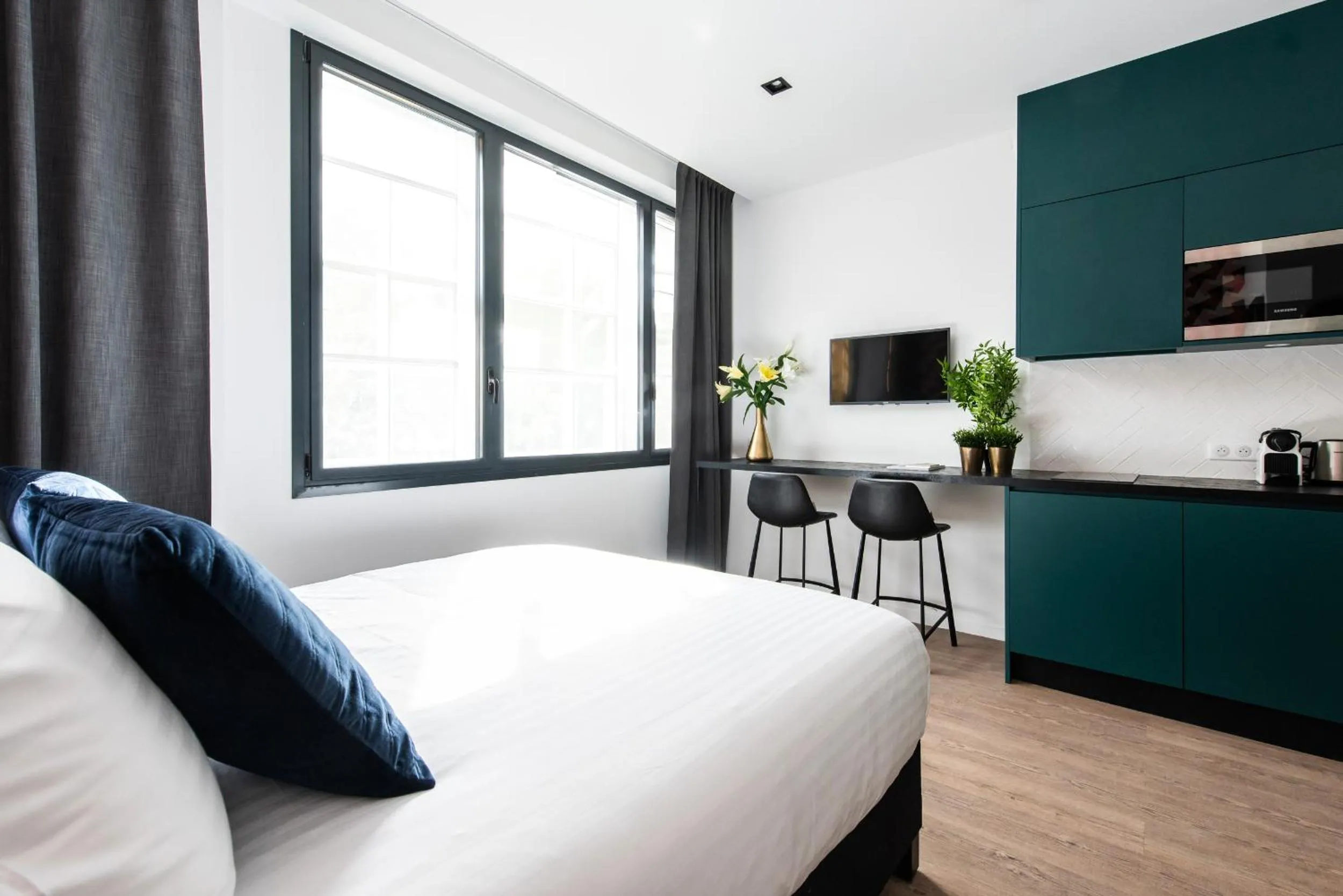 Kitchen or kitchenette, Bed in YAYS Paris Issy by Numa