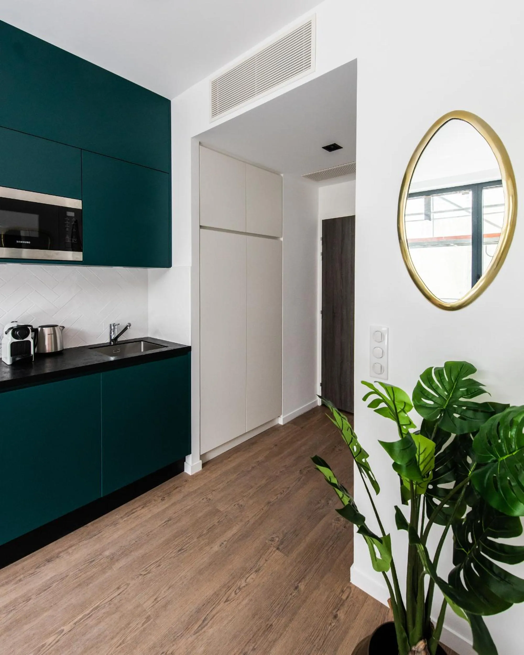 Kitchen or kitchenette in YAYS Paris Issy by Numa