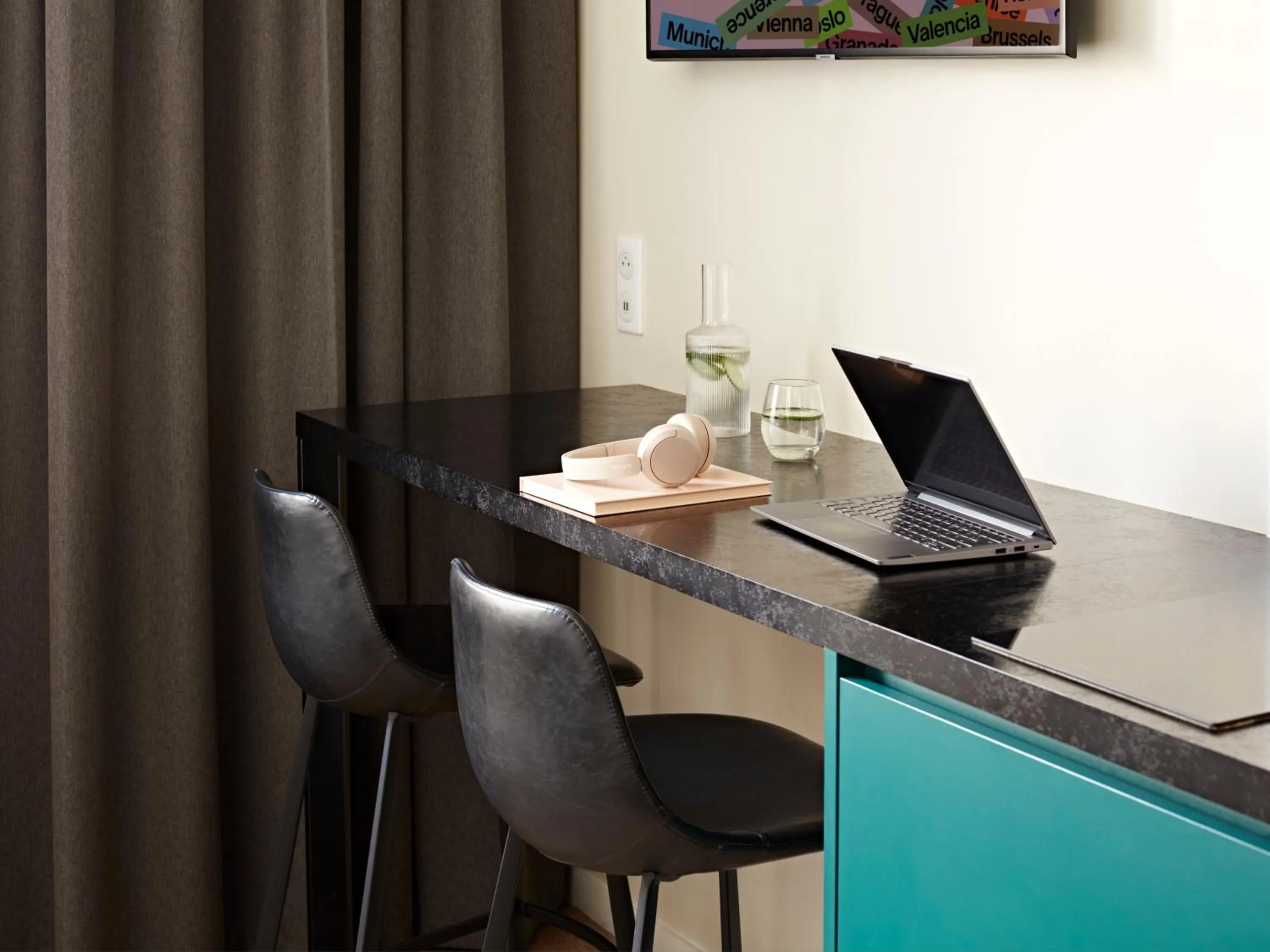 Seating area in YAYS Paris Issy by Numa