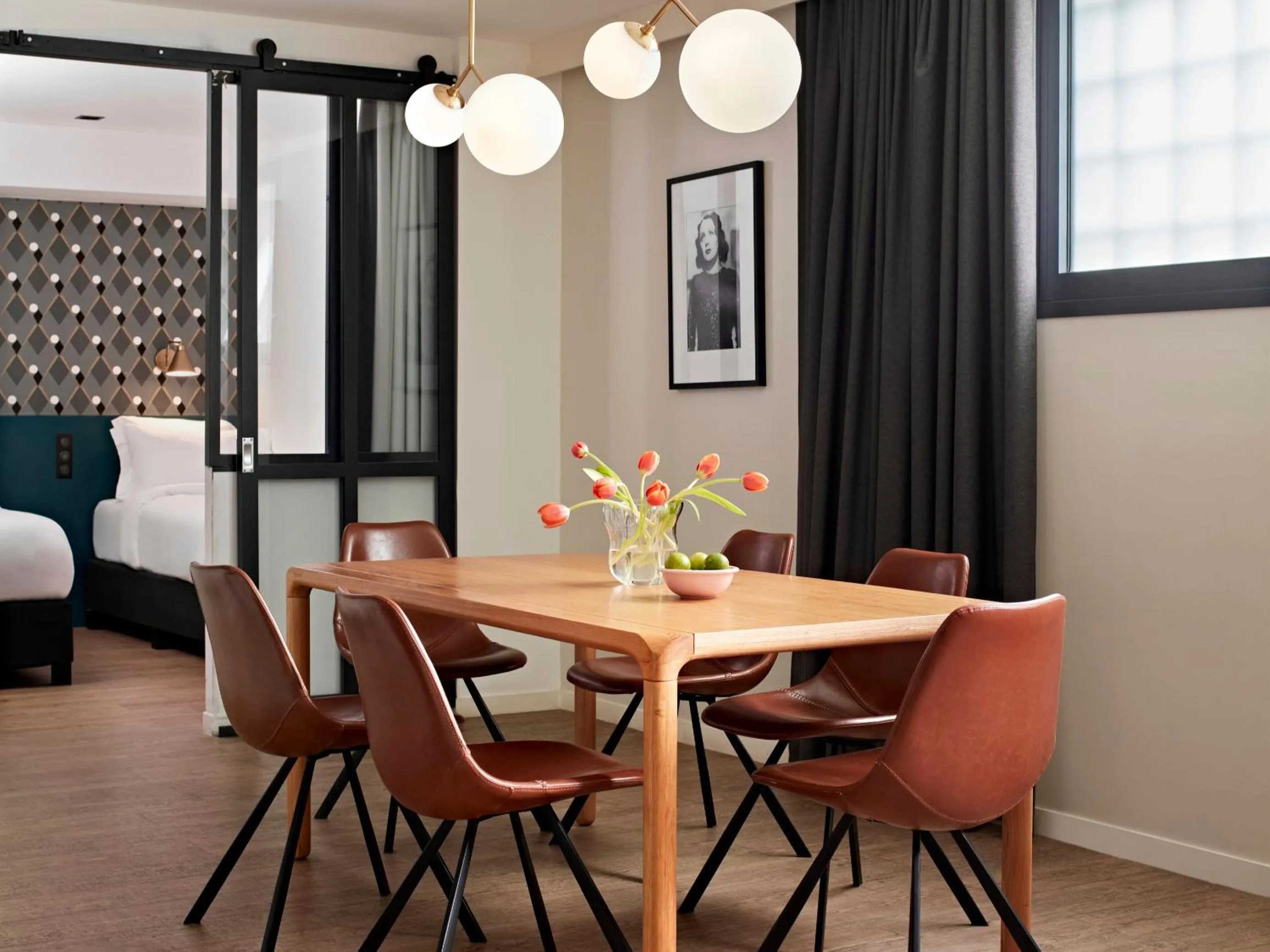 Dining area, Bed in YAYS Paris Issy by Numa