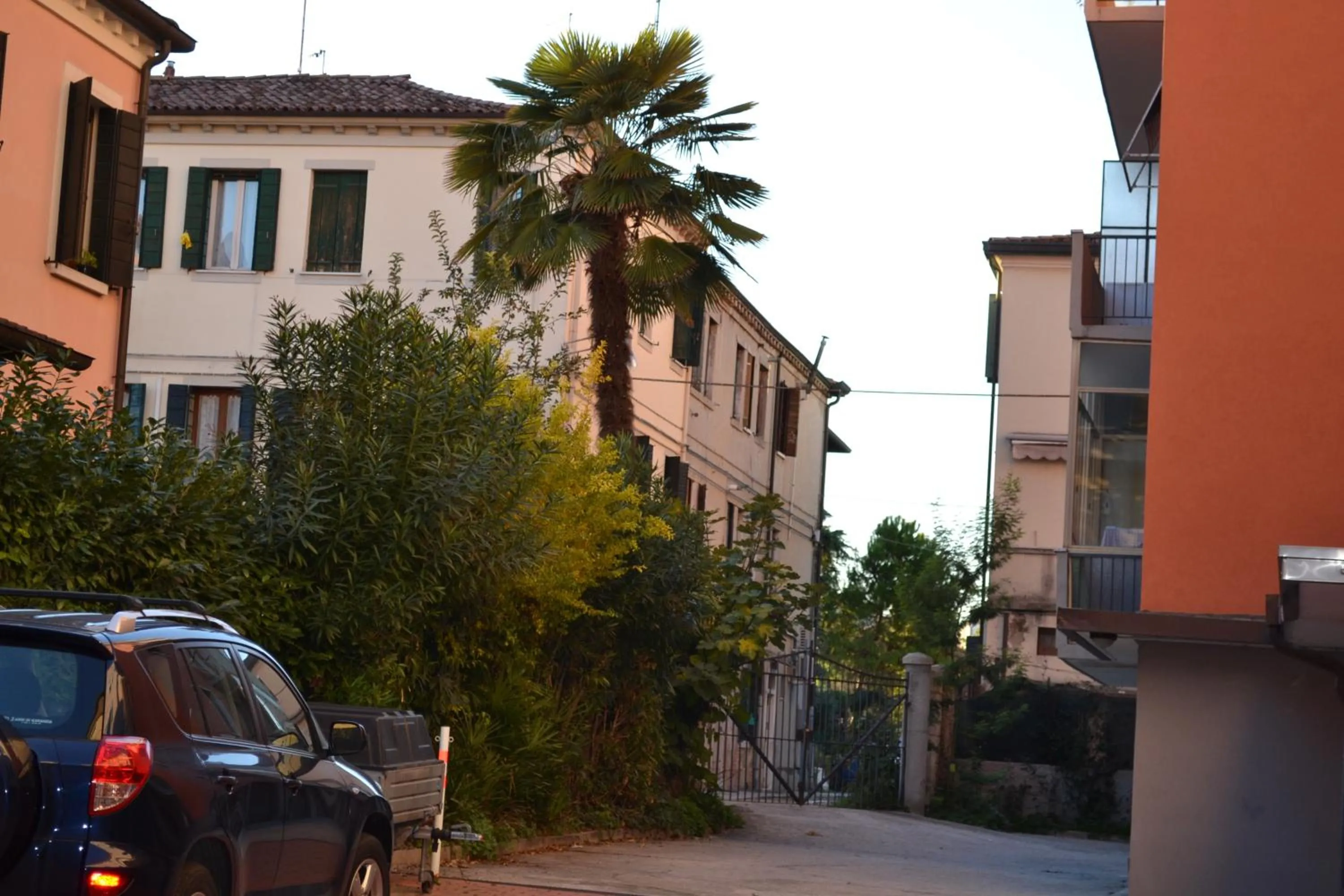 Facade/entrance in Da Emi E Giuly
