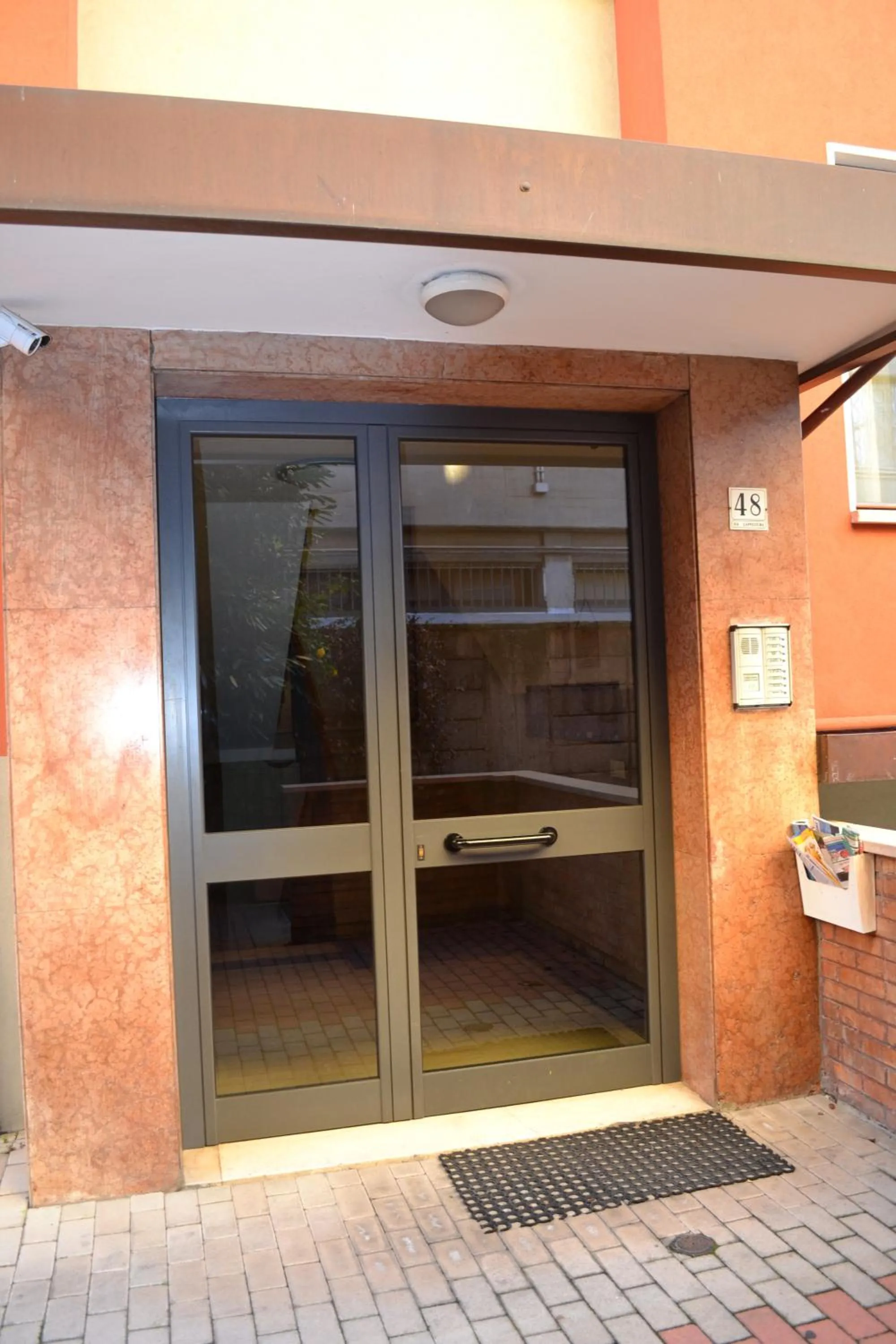 Facade/entrance in Da Emi E Giuly