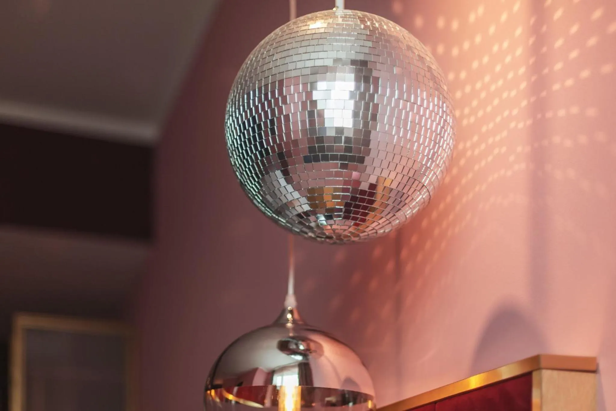 Decorative detail in Holiday Inn - the niu, Loco Munich North by IHG