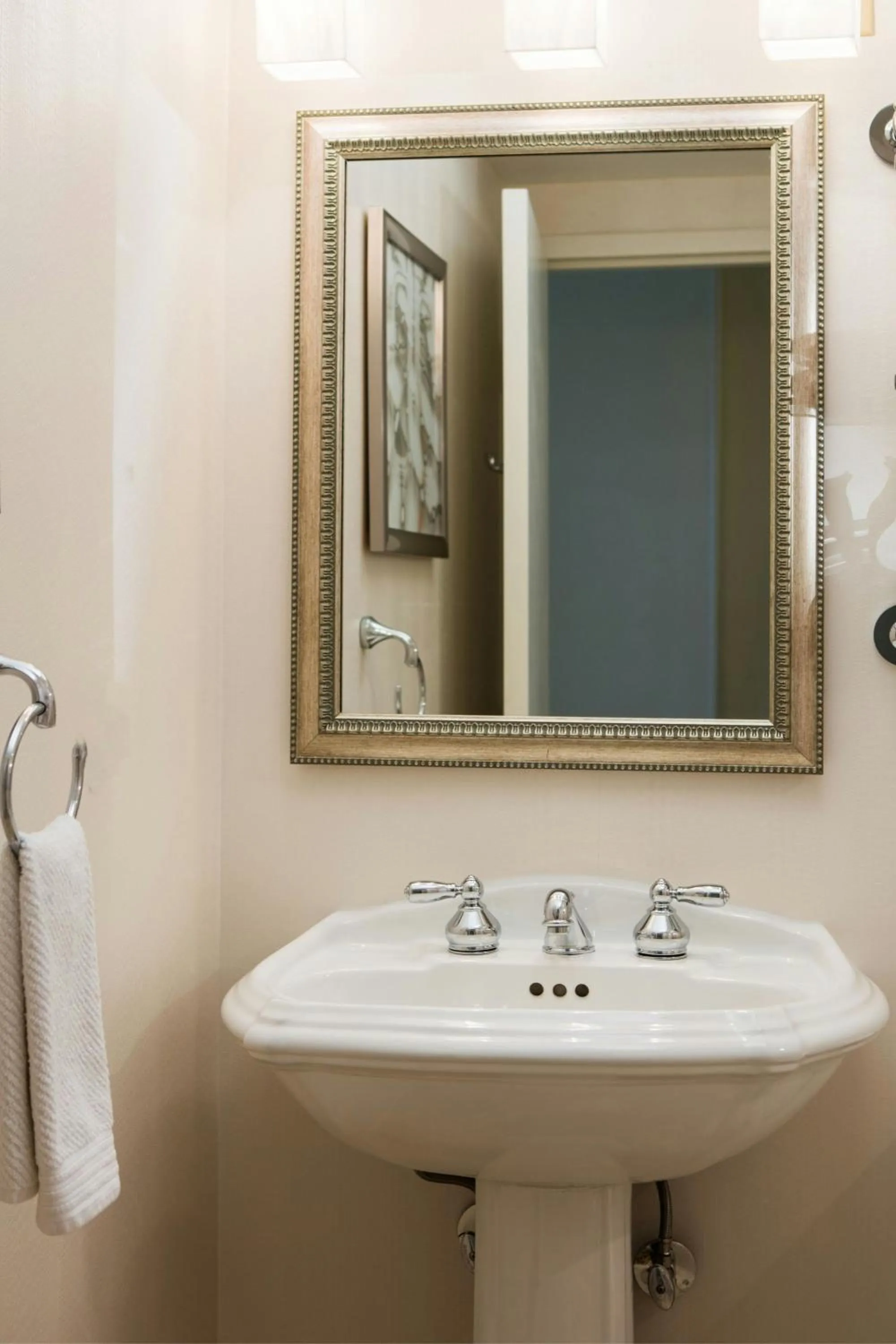 Bathroom in Renaissance Newark Airport Hotel