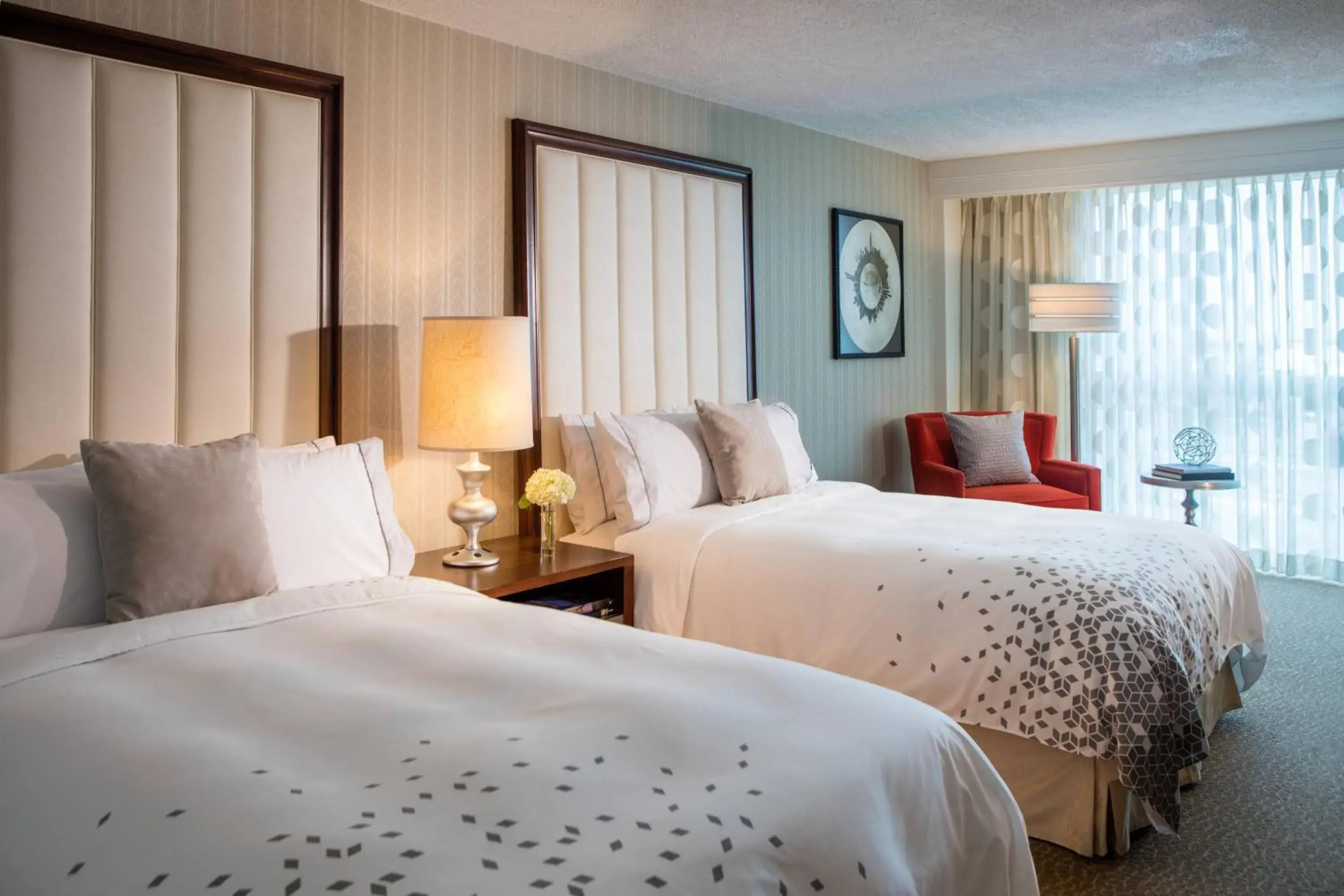 Double Room with Two Double Beds and Adapted Tub - Mobility and Hearing Accessible in Renaissance Newark Airport Hotel Double Room with Two Double Beds and Adapted Tub - Mobility and Hearing Accessible in Renaissance Newark Airport Hotel
