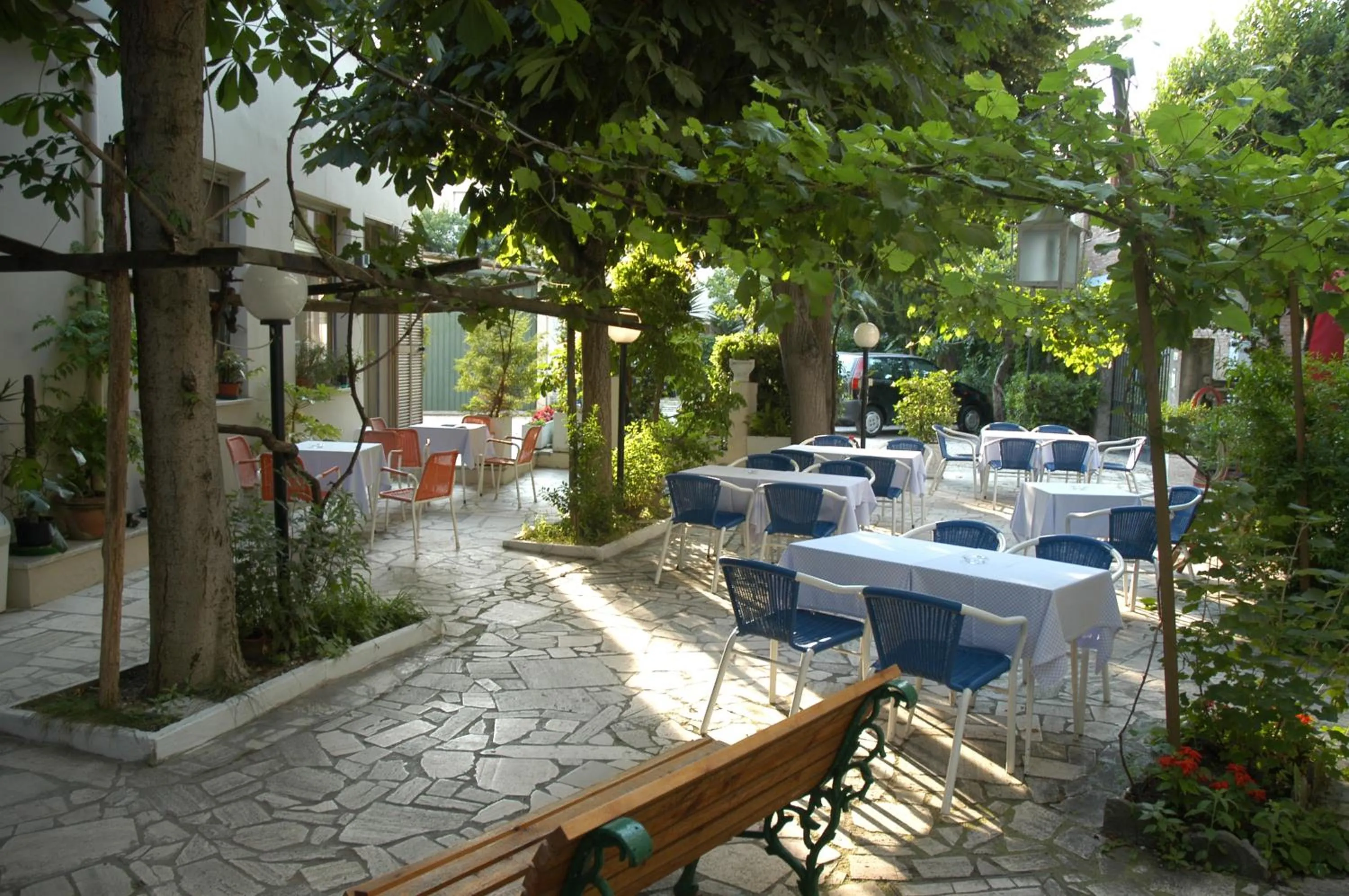 Restaurant/places to eat in Albergo Moretti