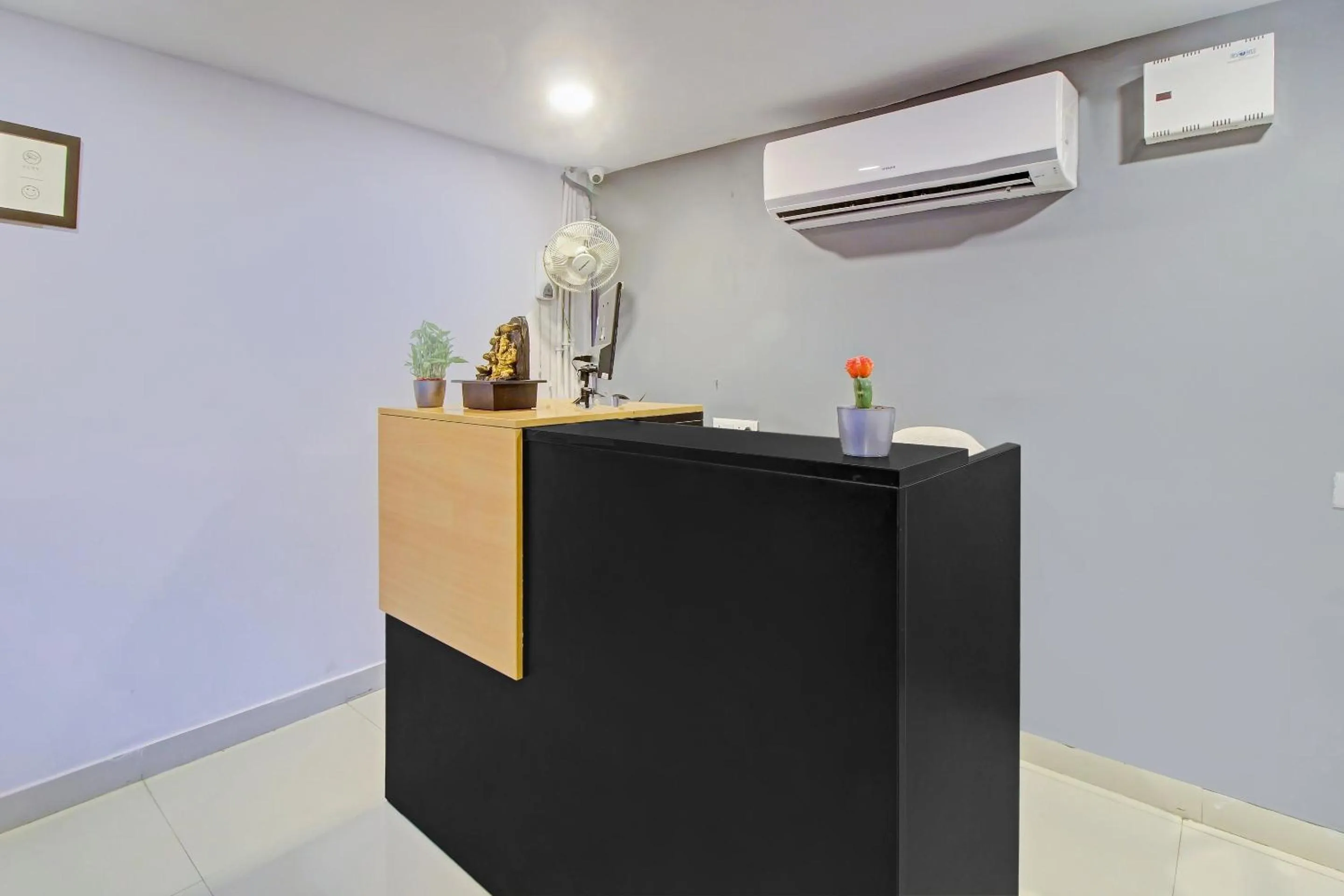 Lobby or reception in Hotel O SS Skyline