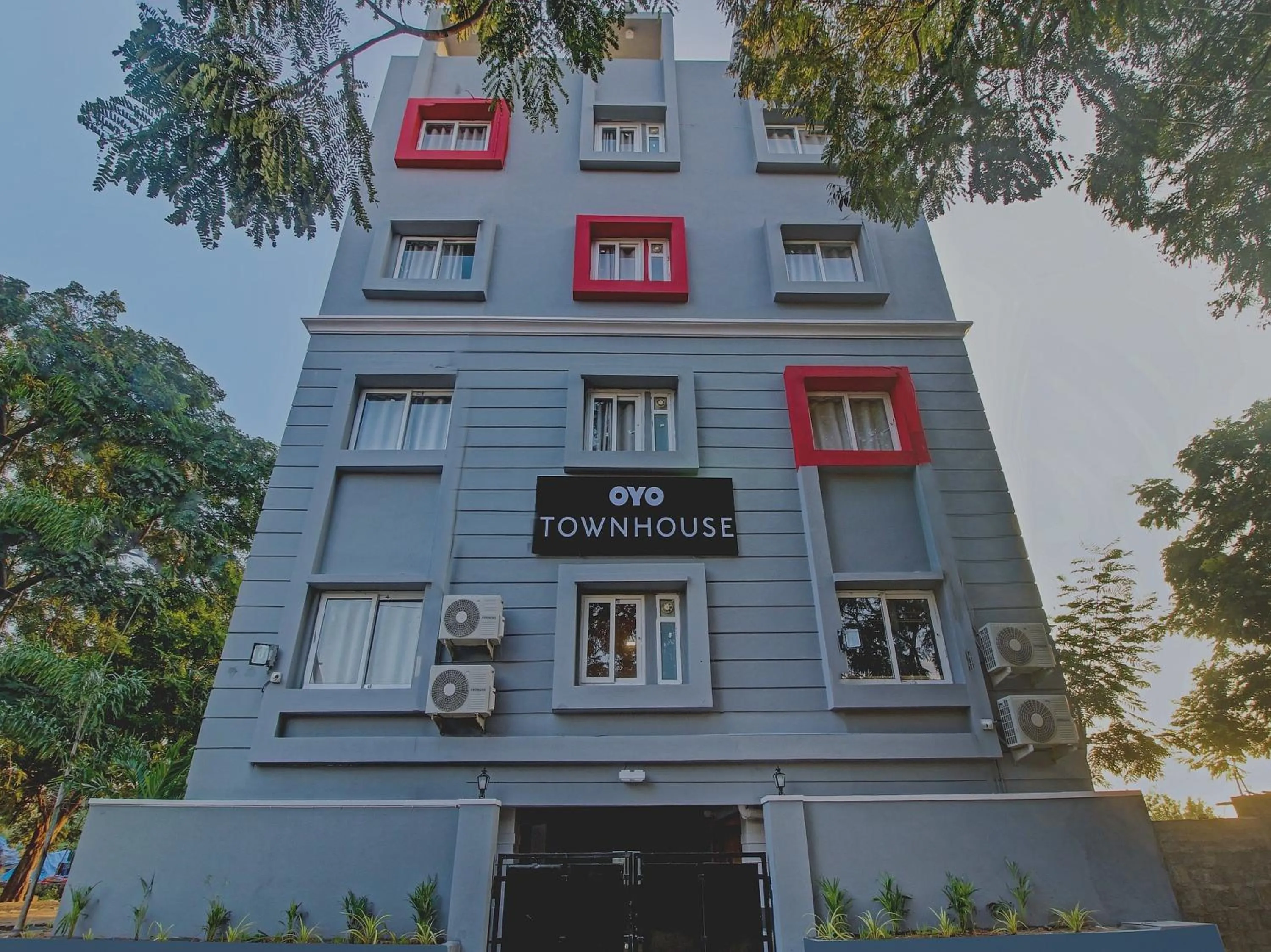 Facade/entrance in Hotel O SS Skyline