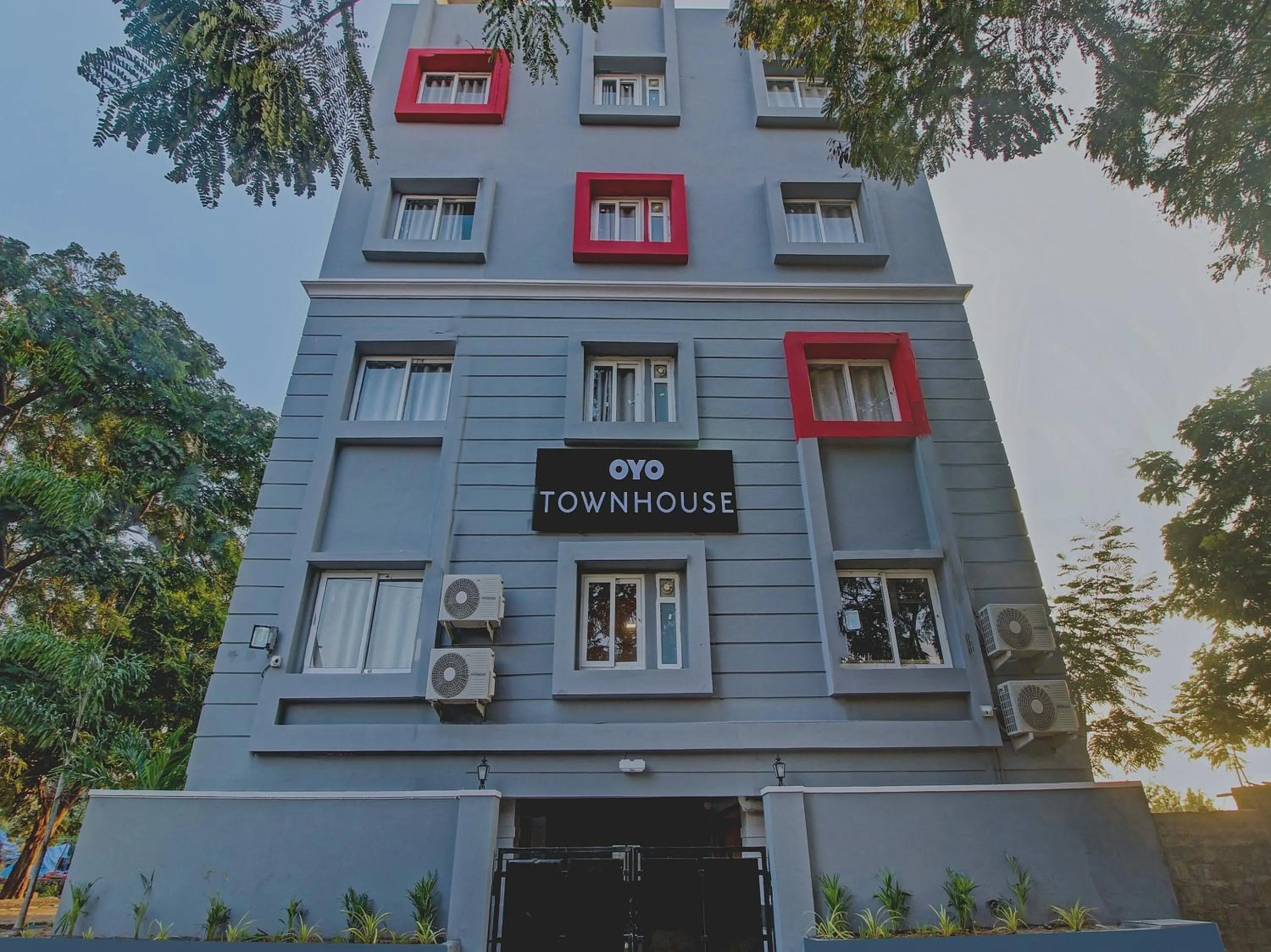 Facade/entrance in Hotel O SS Skyline