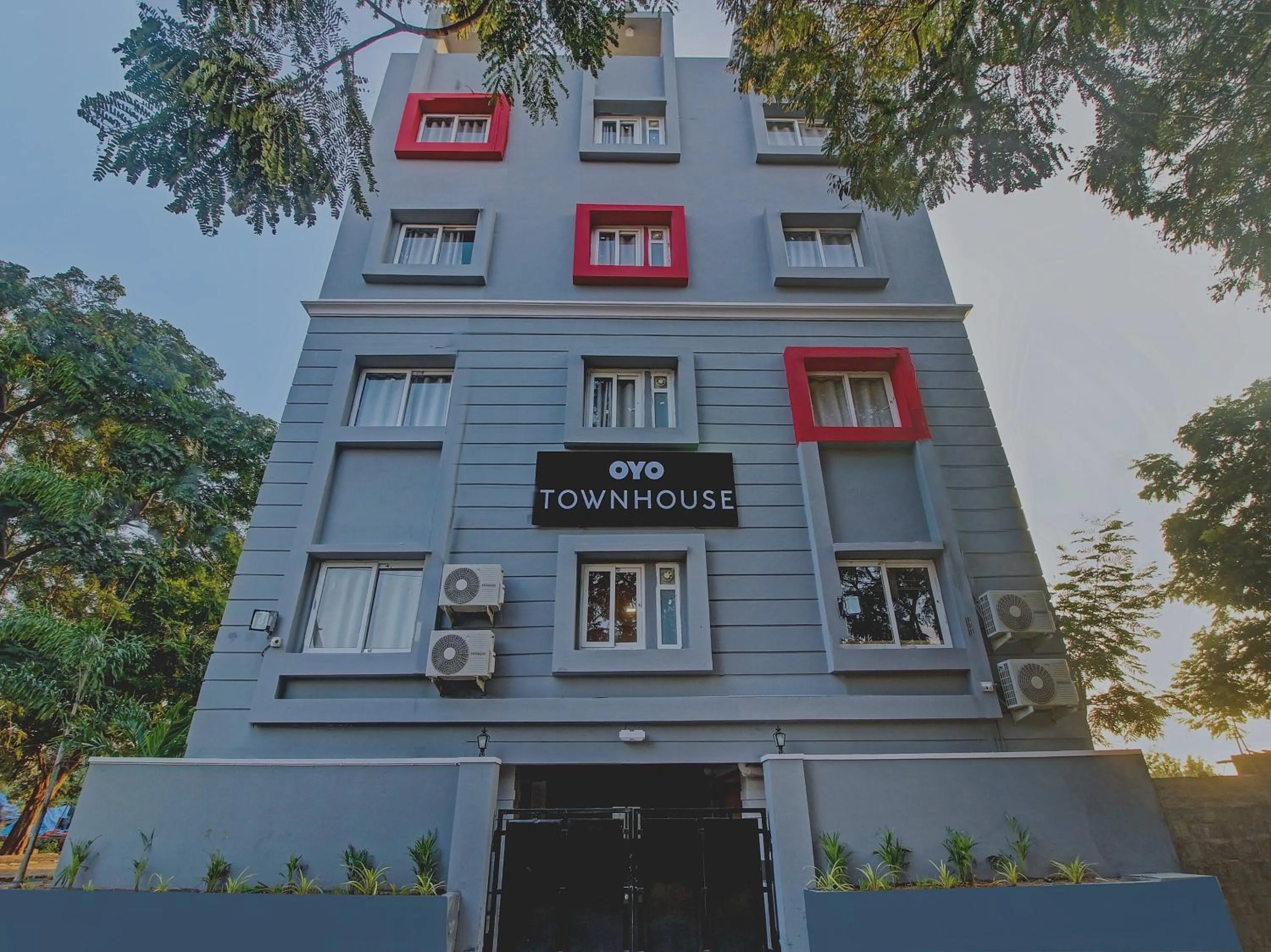 Facade/entrance in Hotel O SS Skyline