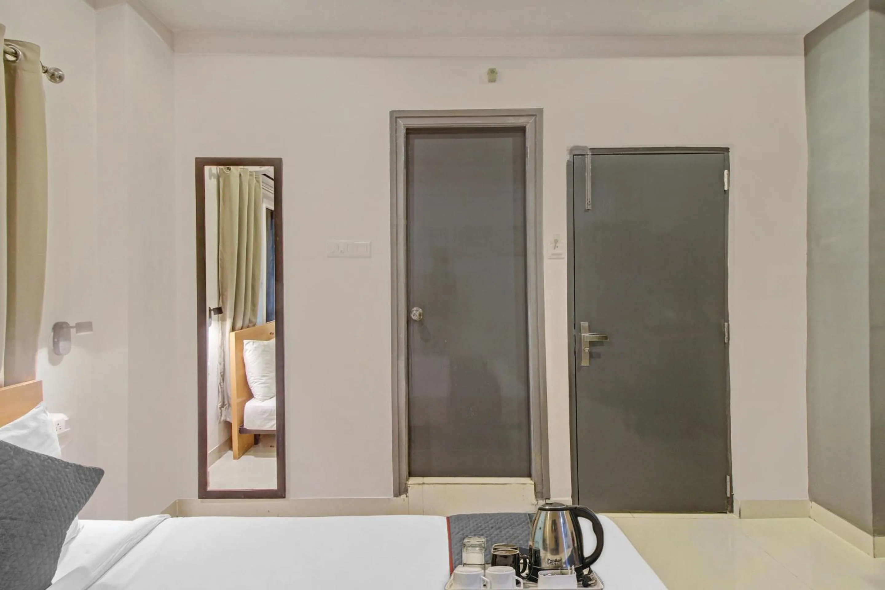 Bedroom, Bed in Hotel O SS Skyline