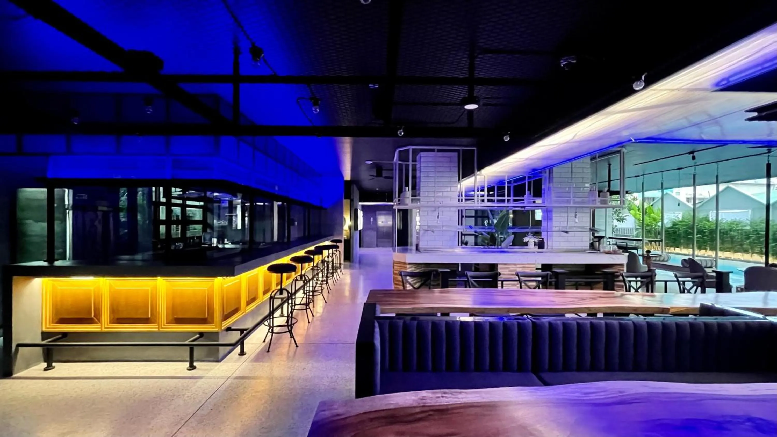 Restaurant/places to eat in BOOK Design Hotel