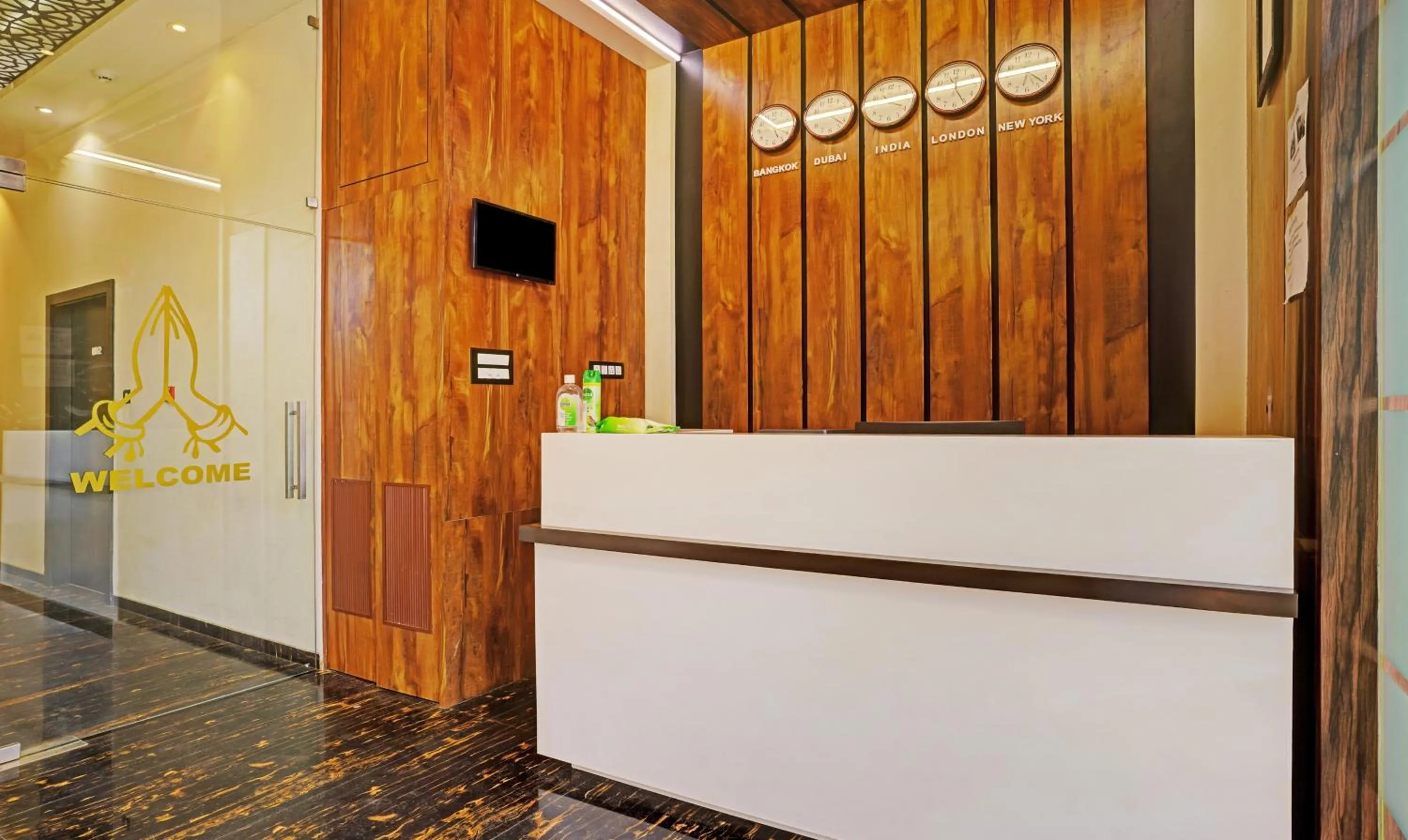 Lobby or reception in Prime Grand Hotel, Mumbai