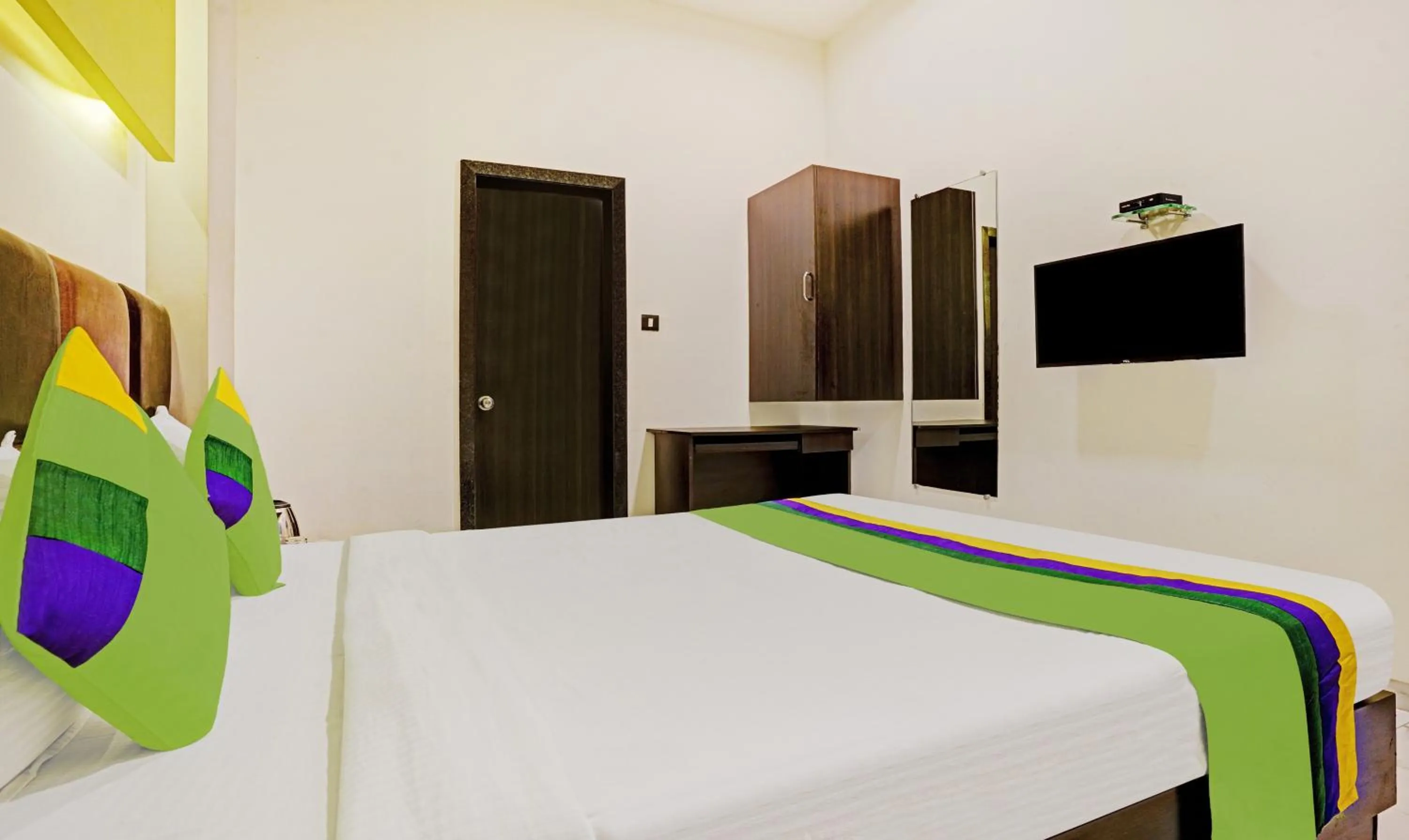 Bedroom, Bed in Prime Grand Hotel, Mumbai