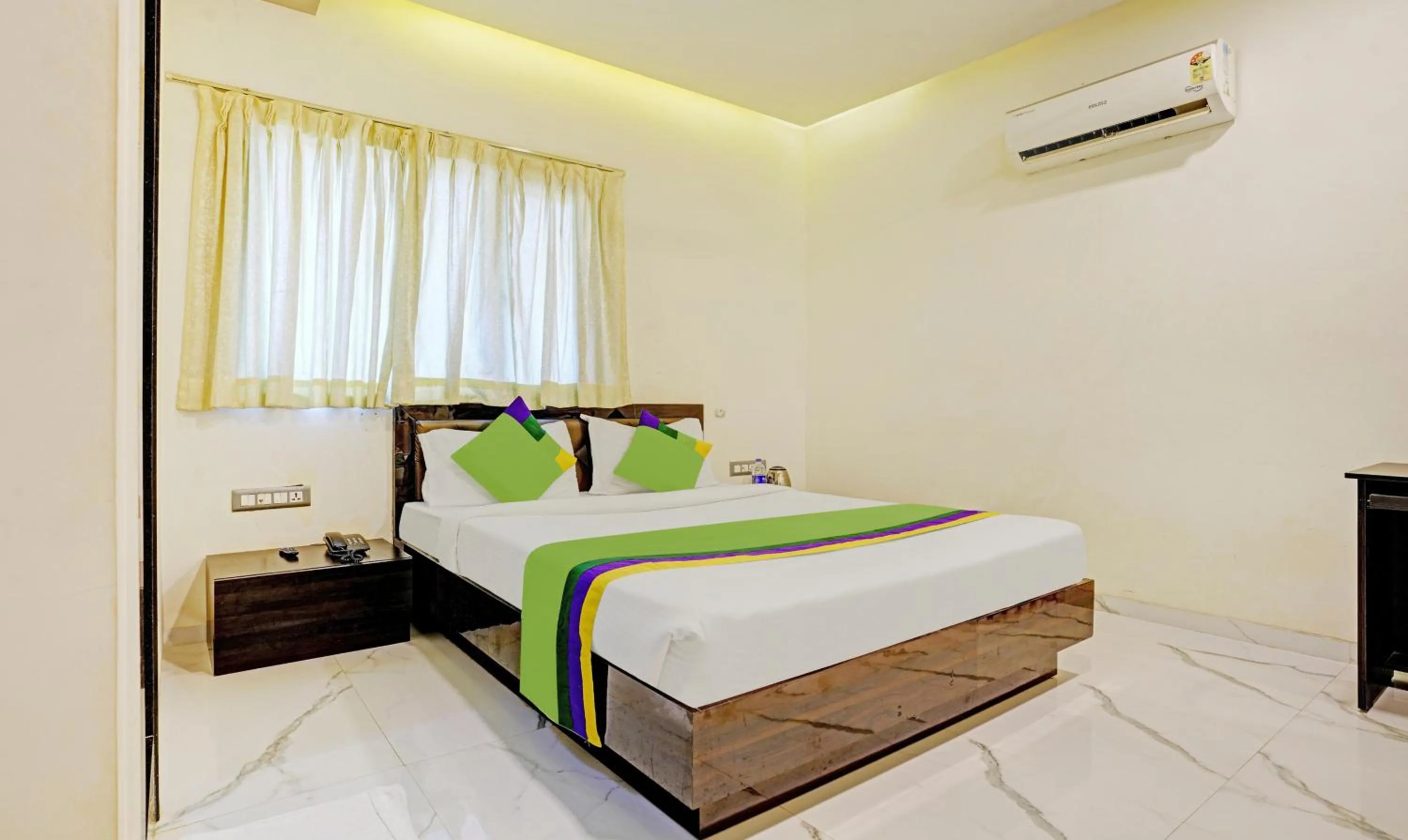 Bedroom, Bed in Prime Grand Hotel, Mumbai