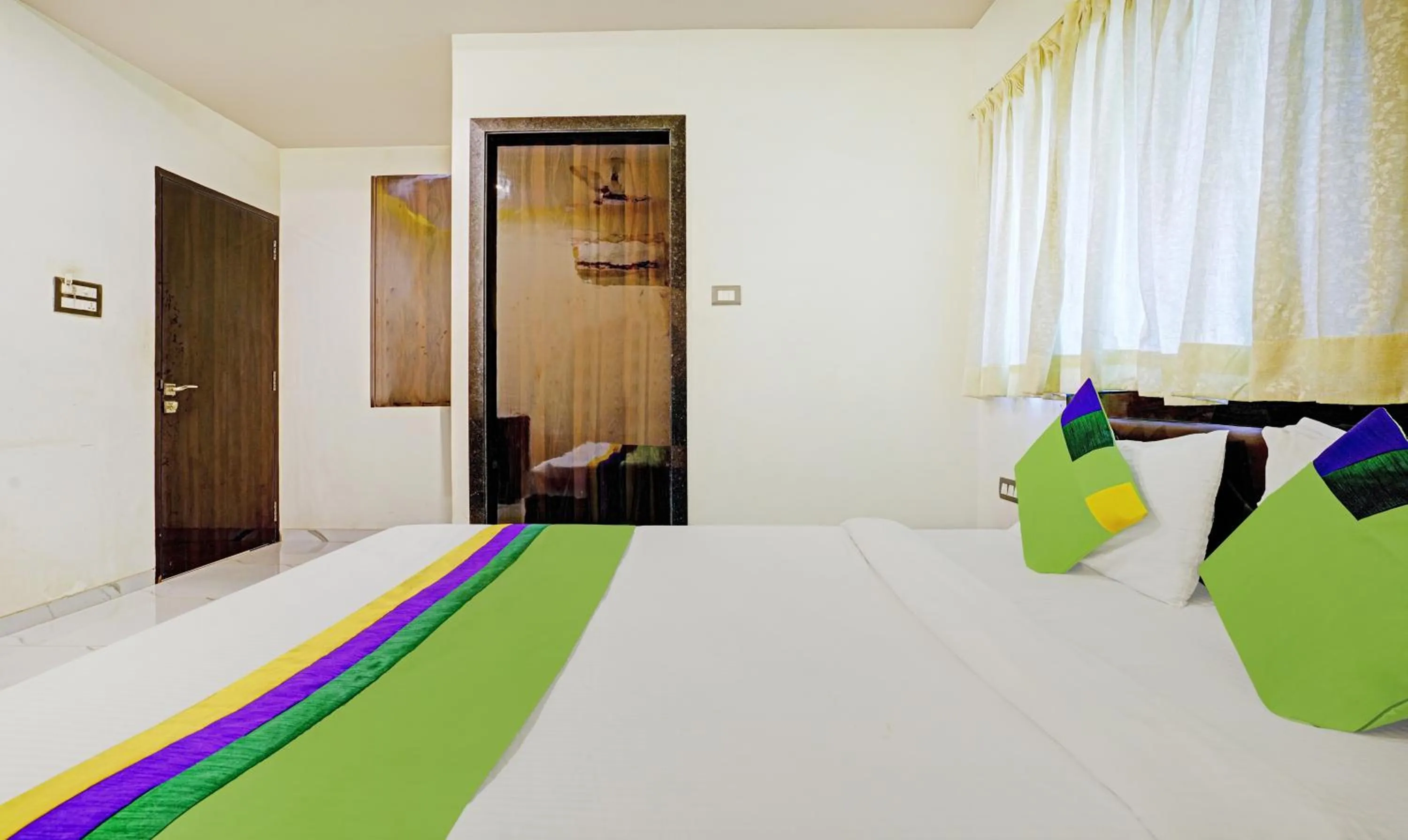 Bedroom, Bed in Prime Grand Hotel, Mumbai