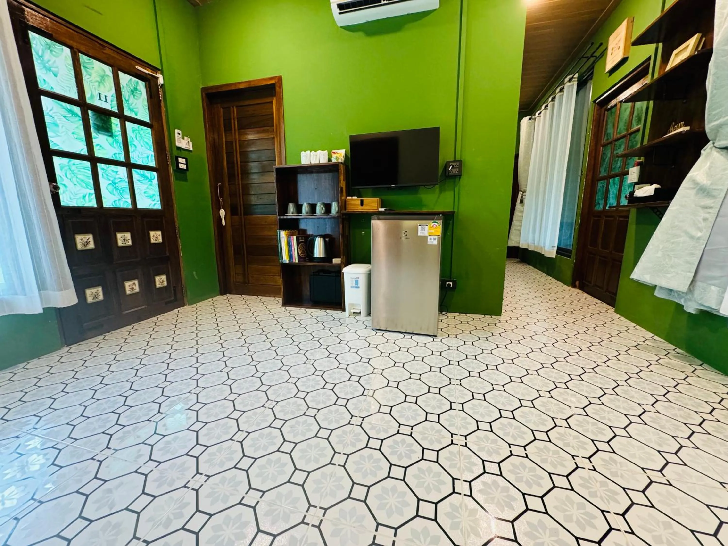 TV and multimedia in The Bliss Khao Sok Boutique Lodge