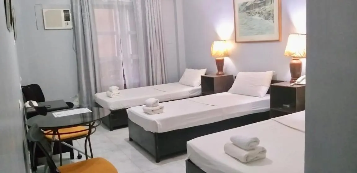 Triple Room with Private Bathroom in Fernando's Hotel