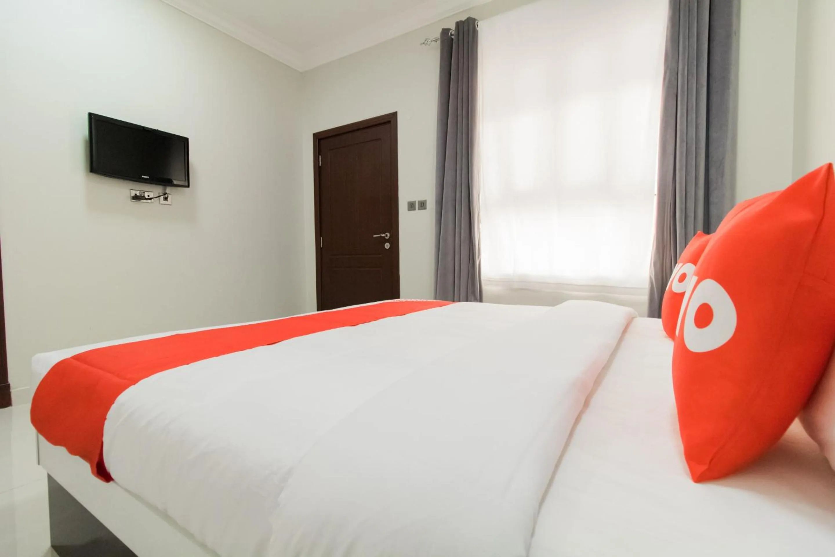 Bedroom, Bed in Super OYO 106 Muscat Grand Hotel Apartment