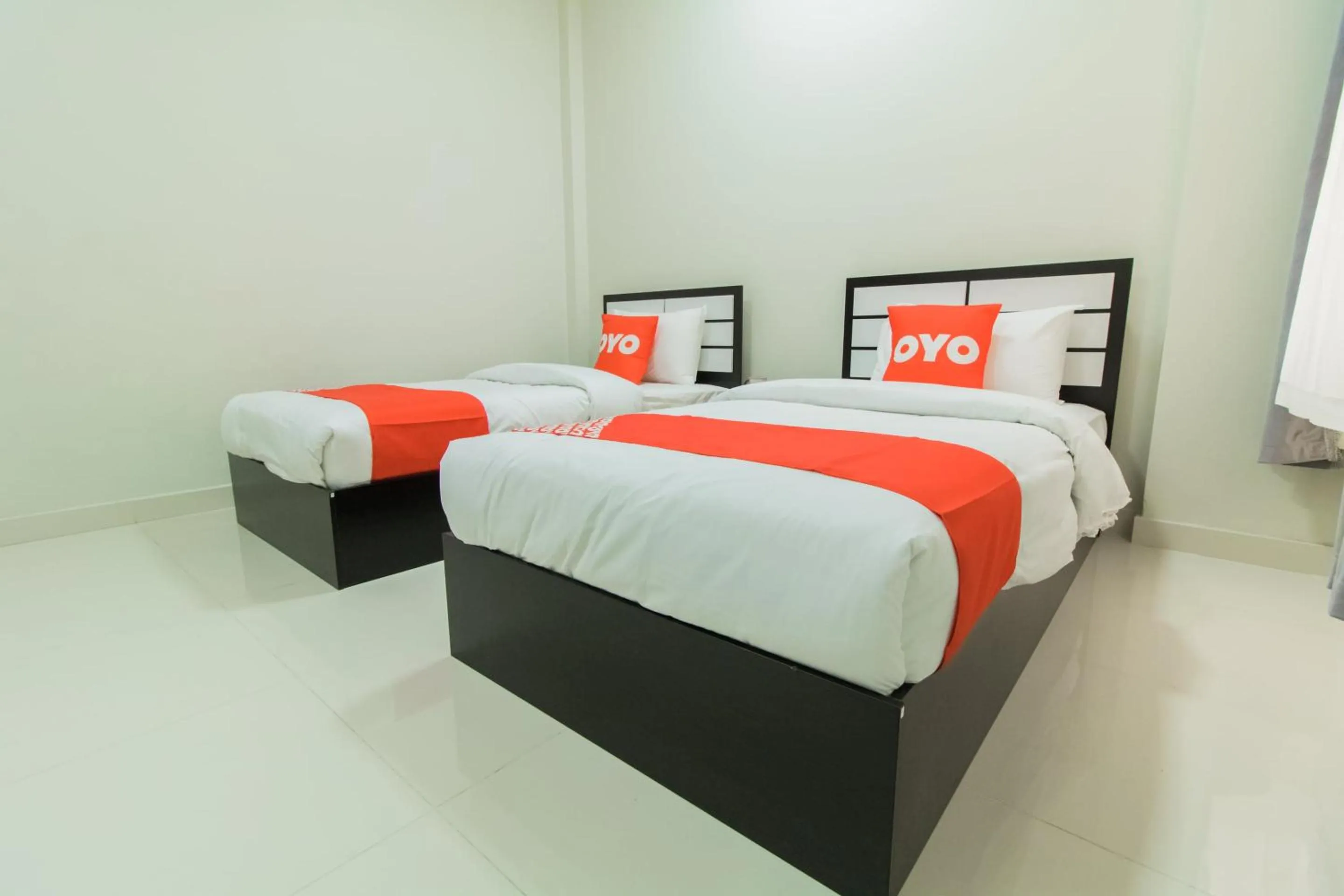 Bedroom, Bed in Super OYO 106 Muscat Grand Hotel Apartment