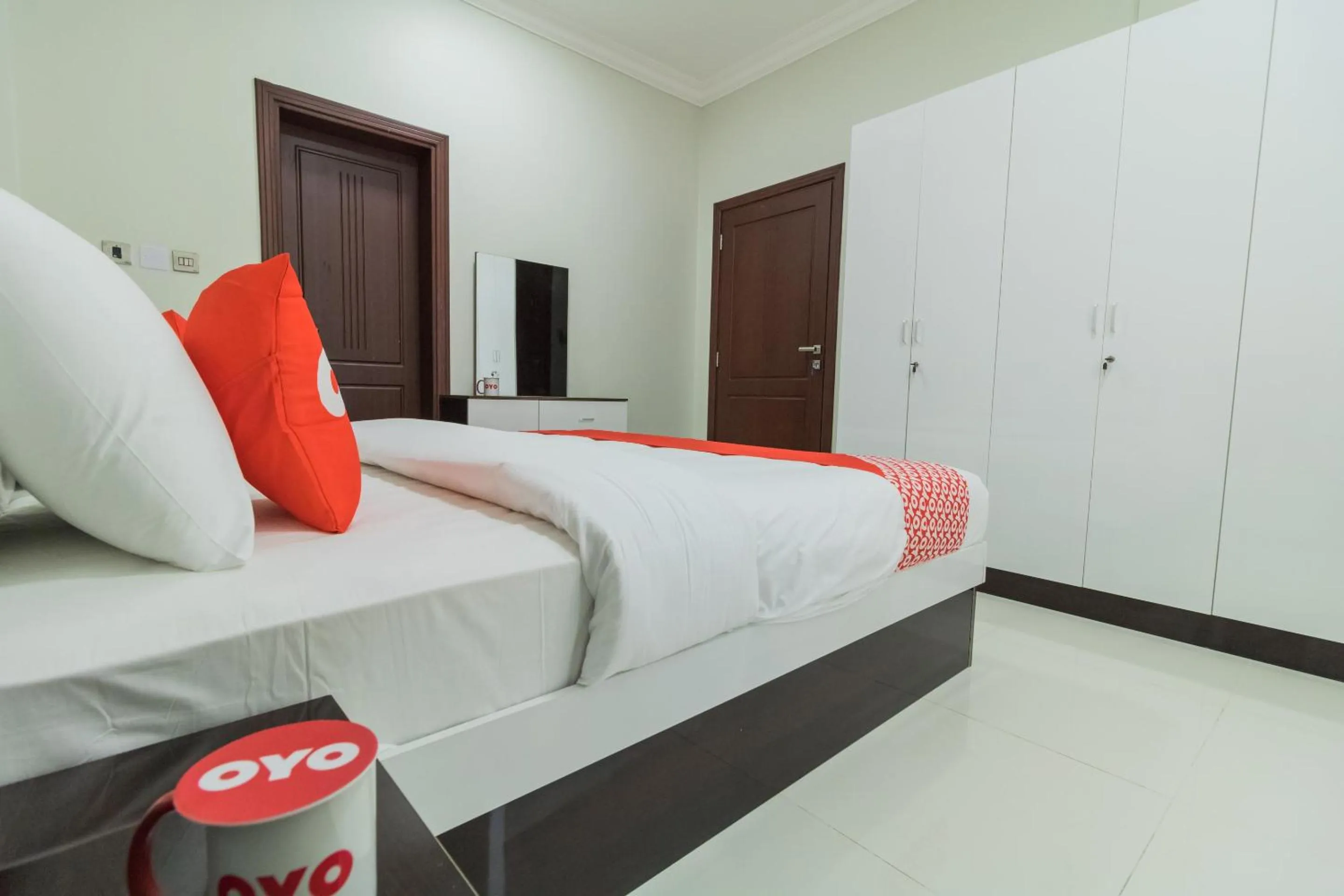 Bedroom, Bed in Super OYO 106 Muscat Grand Hotel Apartment