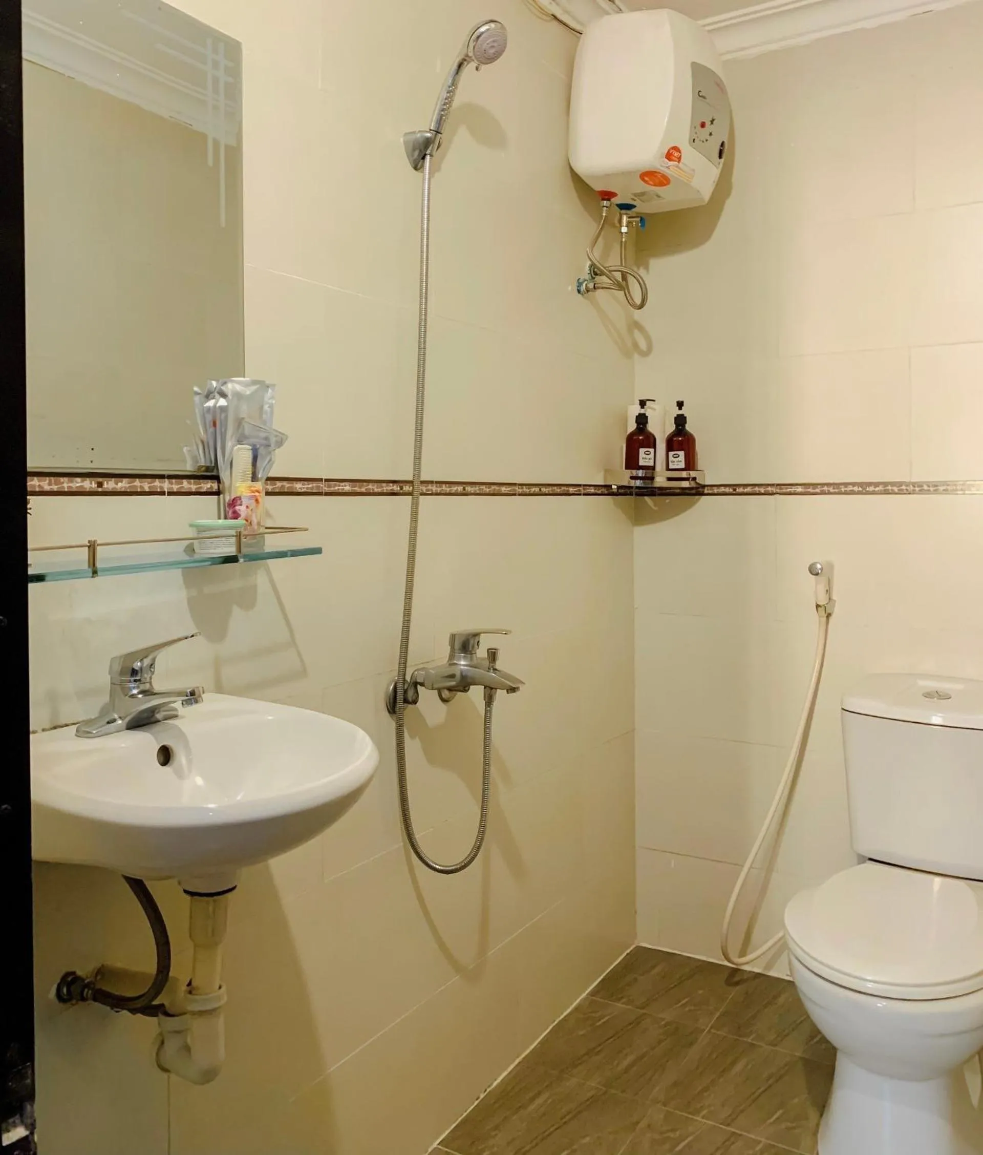 Shower in Amy Hostel Hue