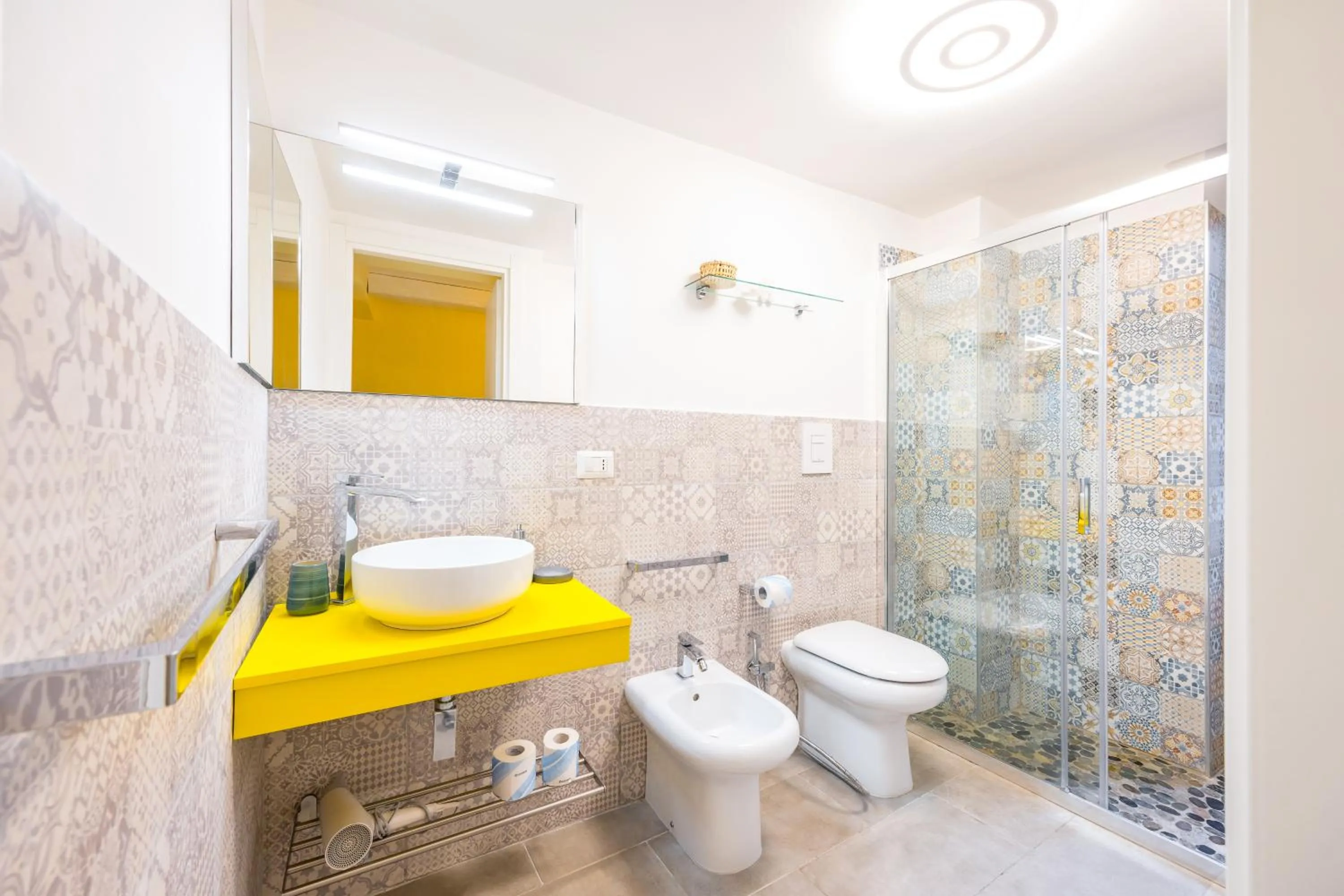 Shower in La Casa Di Bruno Napoli