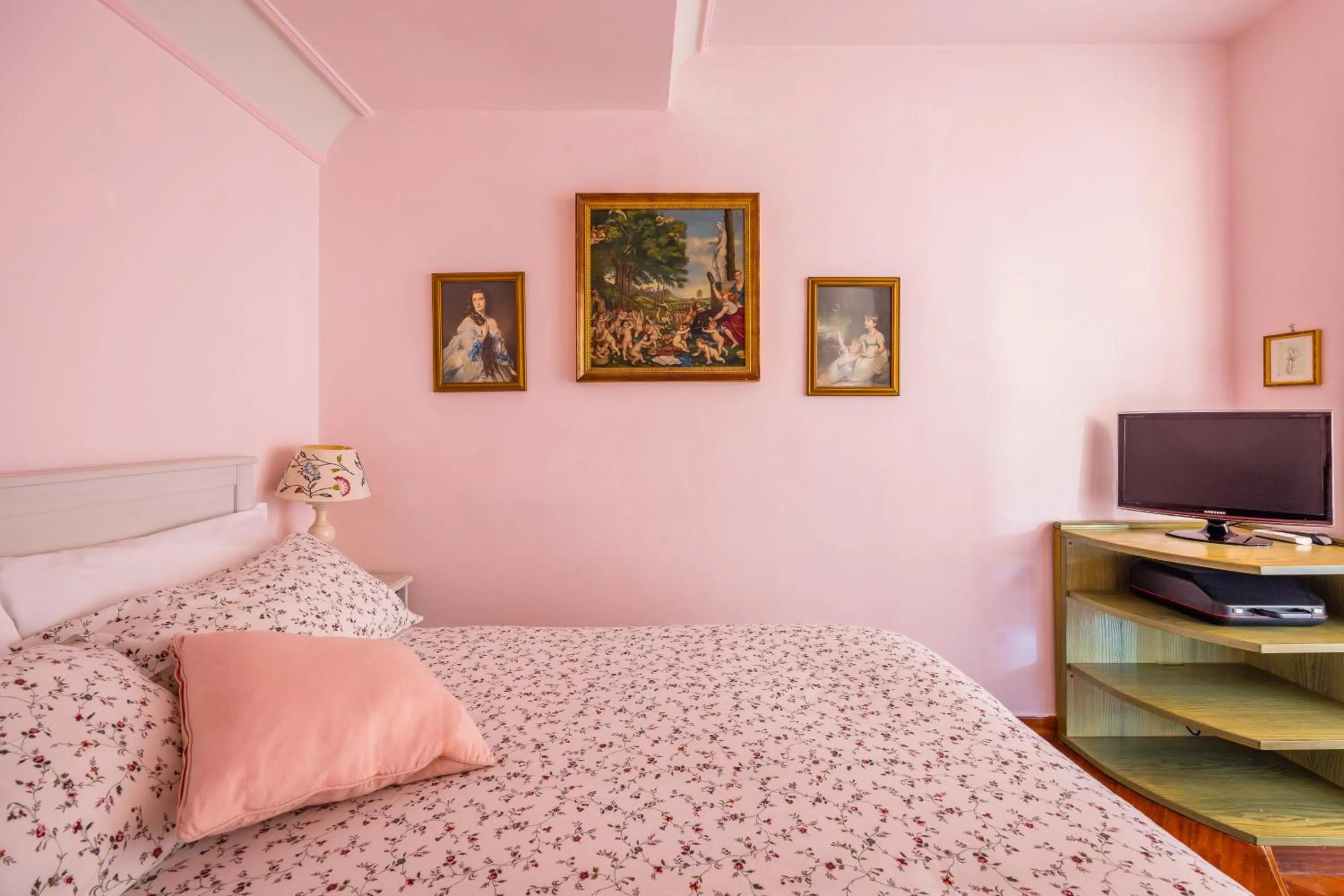 Bed in La Casa Di Bruno Napoli