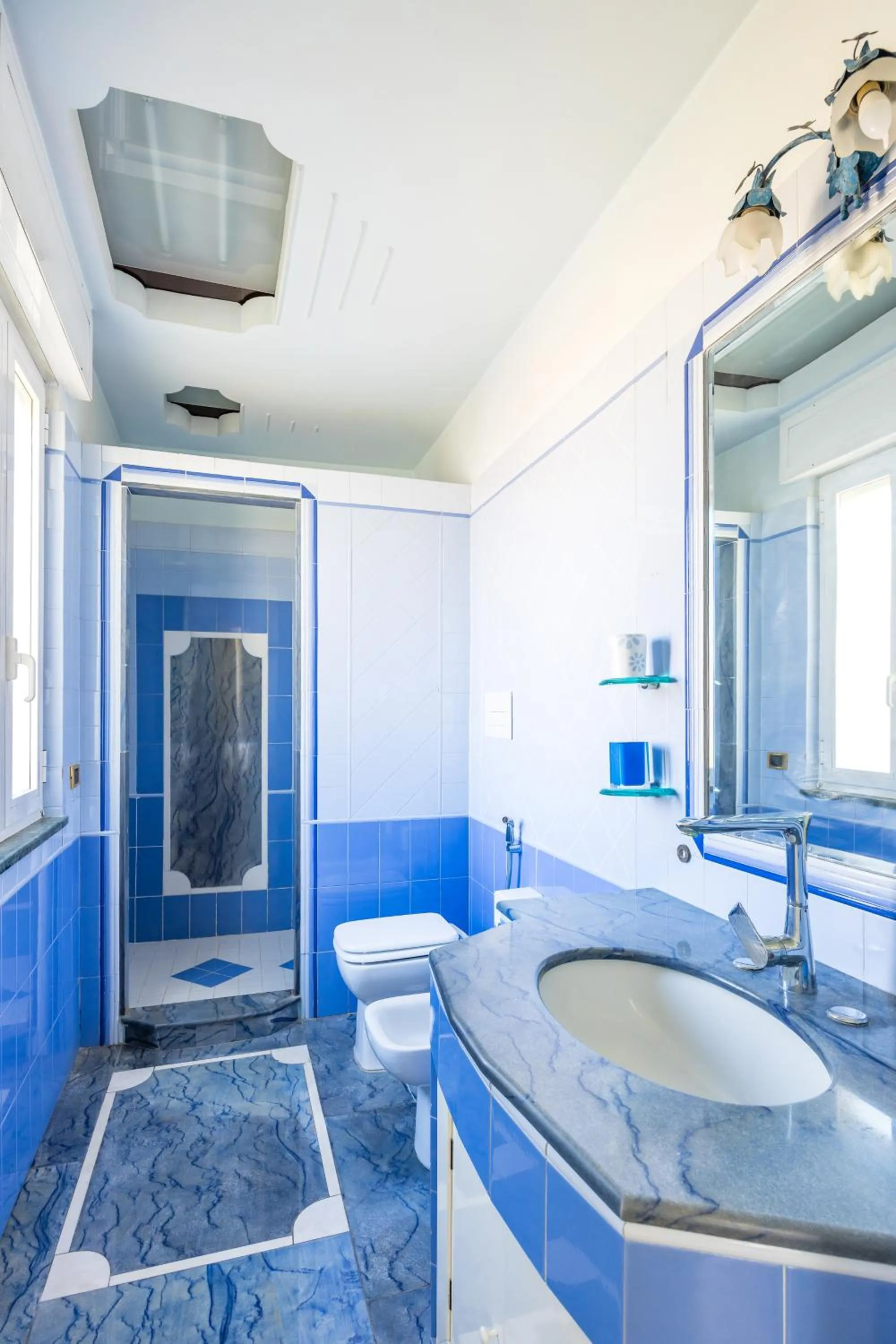 Shower in La Casa Di Bruno Napoli