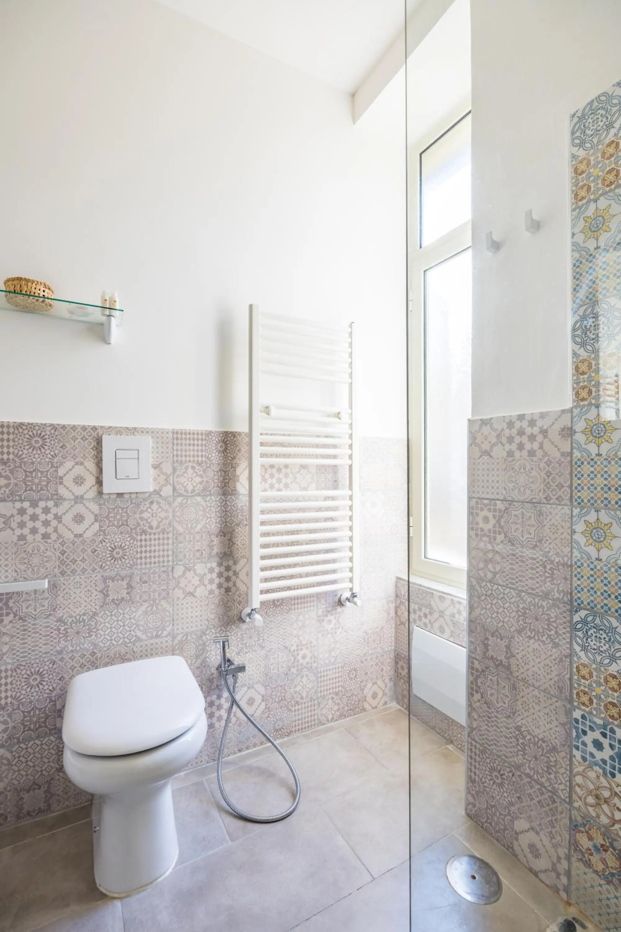 Shower in La Casa Di Bruno Napoli